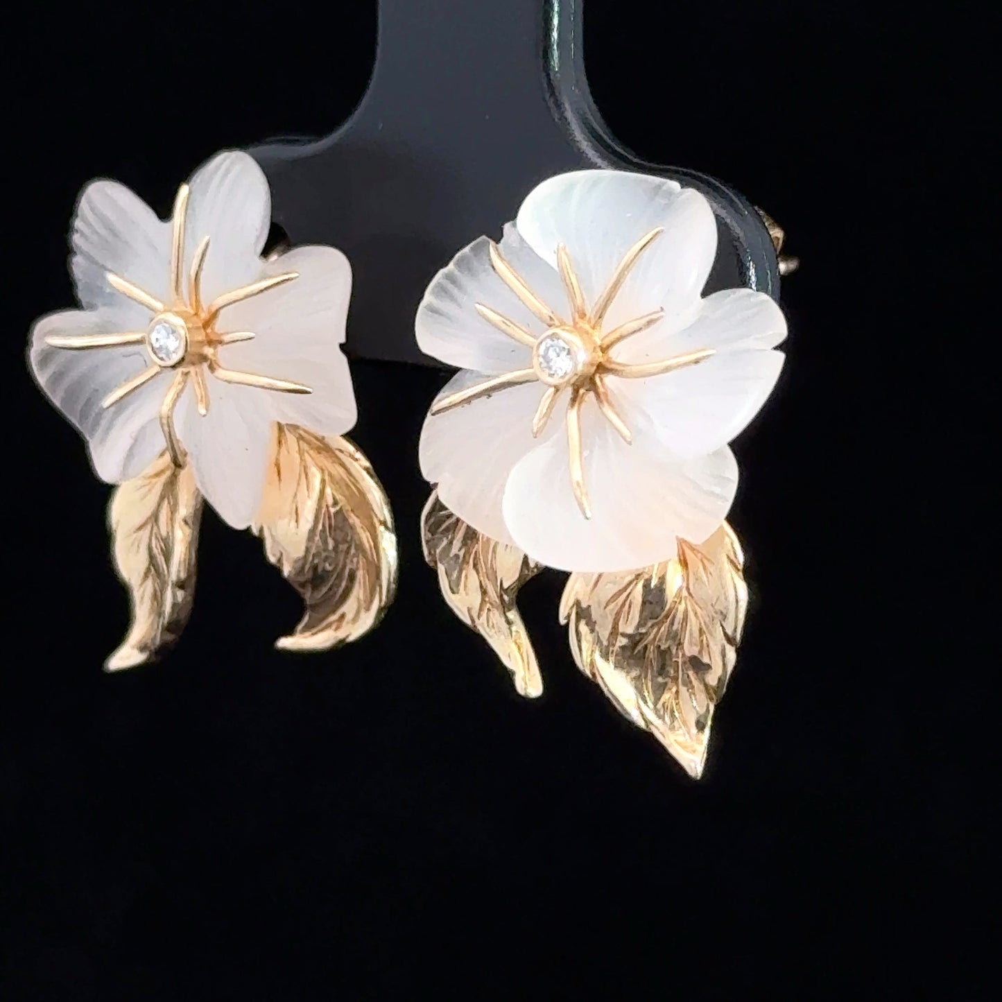 Elegant 14K Gold Floral Earrings