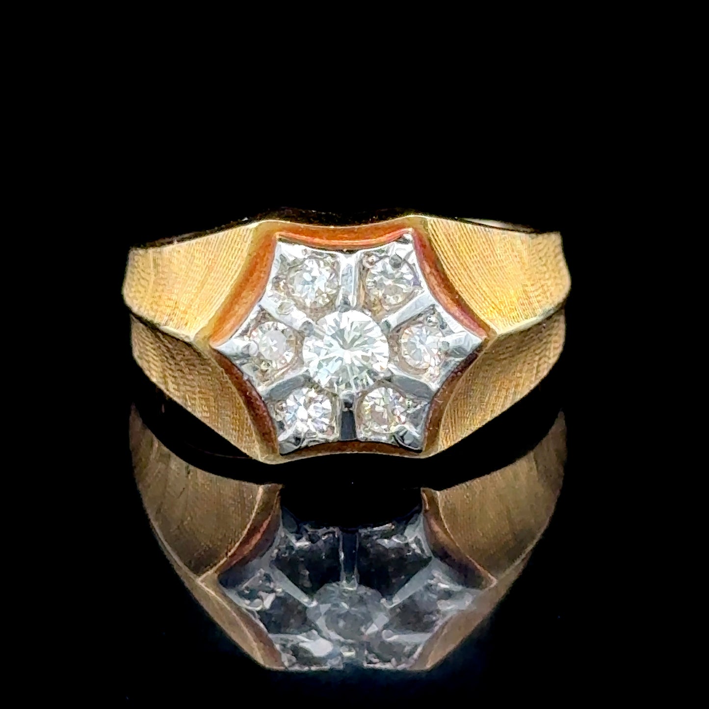 18K Yellow Gold Mans Diamond Daisy Ring