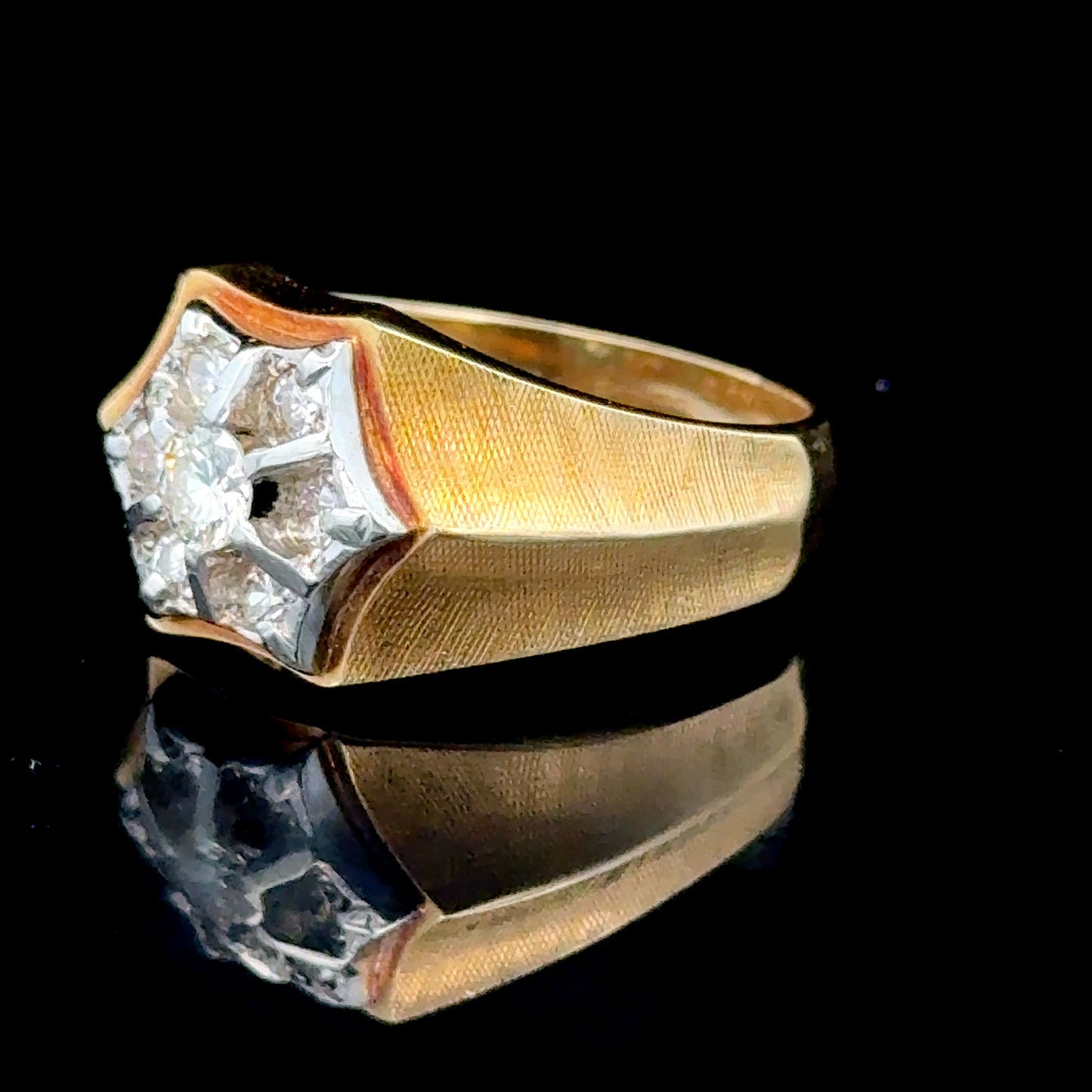 18K Yellow Gold Mans Diamond Daisy Ring