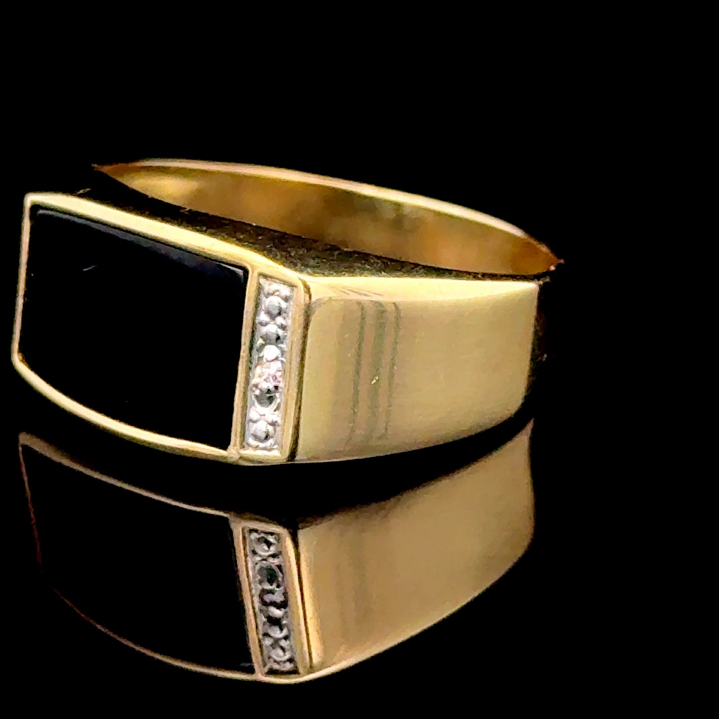 9K Yellow Gold Black Onyx & Diamond ring