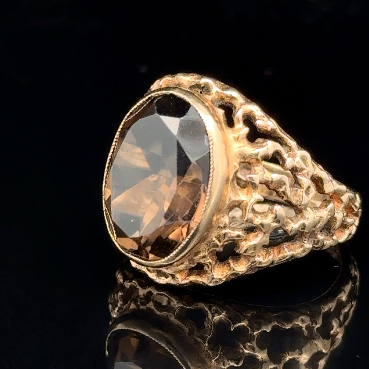 9K Smokey Quartz With Pierced Shoulders 7.71 GMS