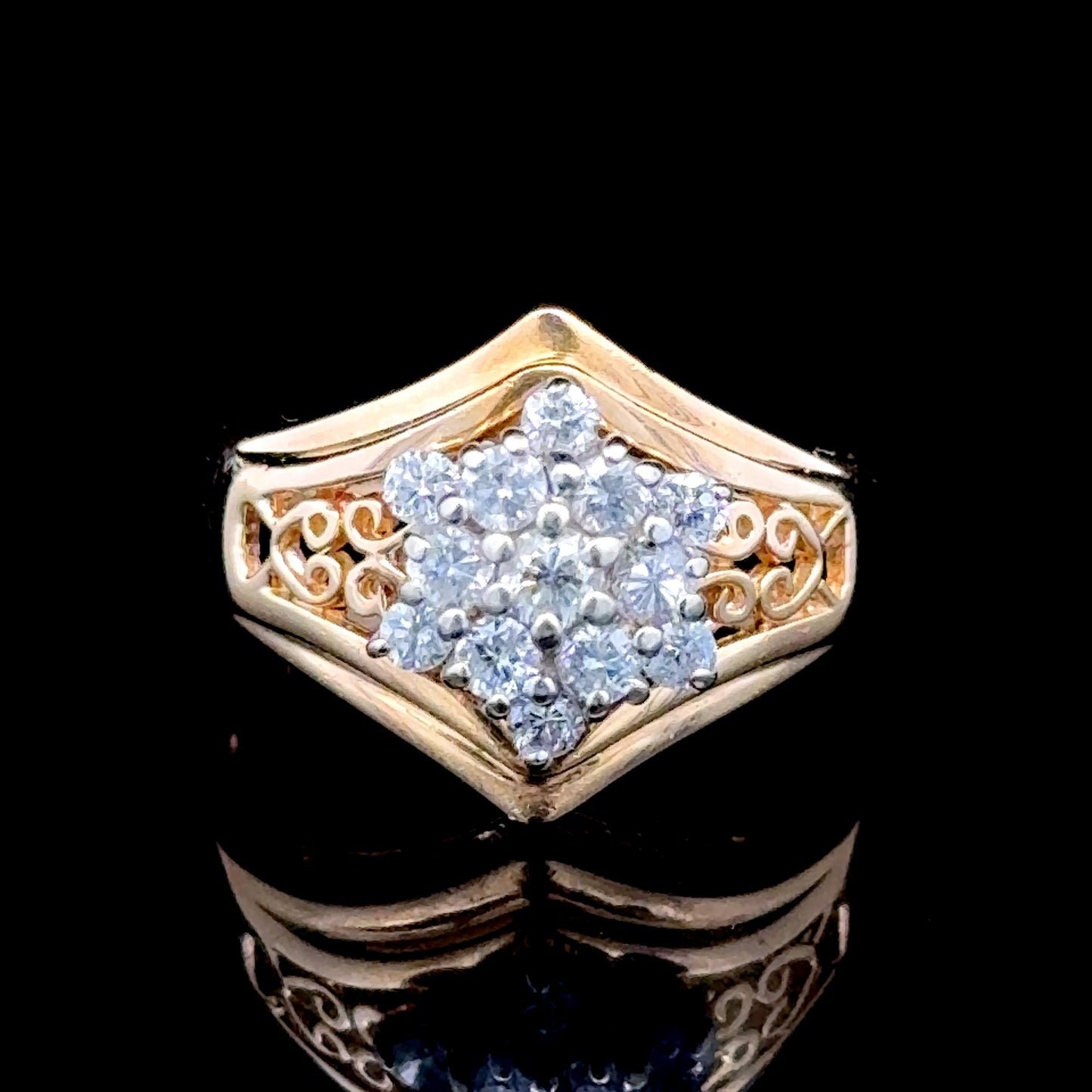 14K Yellow Gold Vintage Diamond Daisy Cluster Ring APX 0.5 CTS