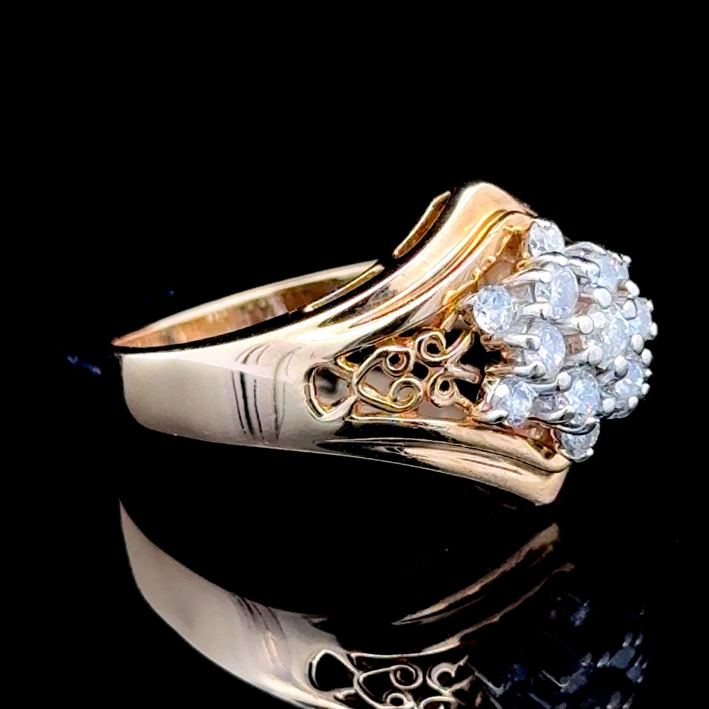 14K Yellow Gold Vintage Diamond Daisy Cluster Ring APX 0.5 CTS