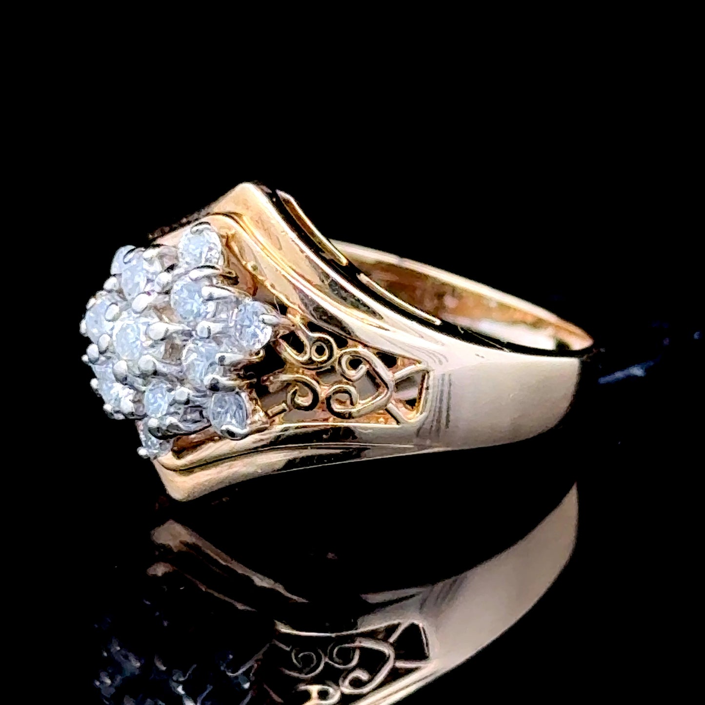 14K Yellow Gold Vintage Diamond Daisy Cluster Ring APX 0.5 CTS