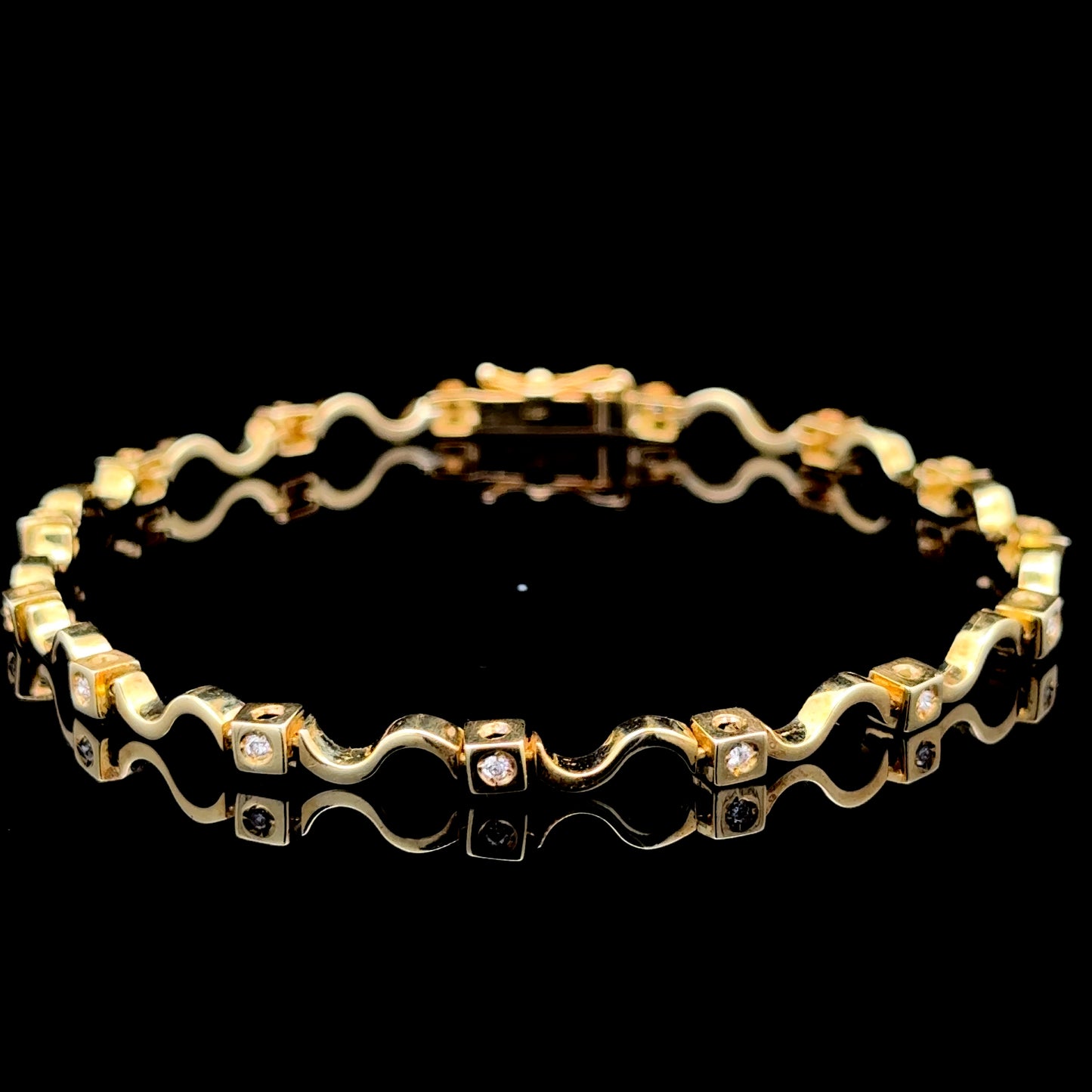 18K Yellow Gold Diamond Zigzag Bracelet 10.69 GMS