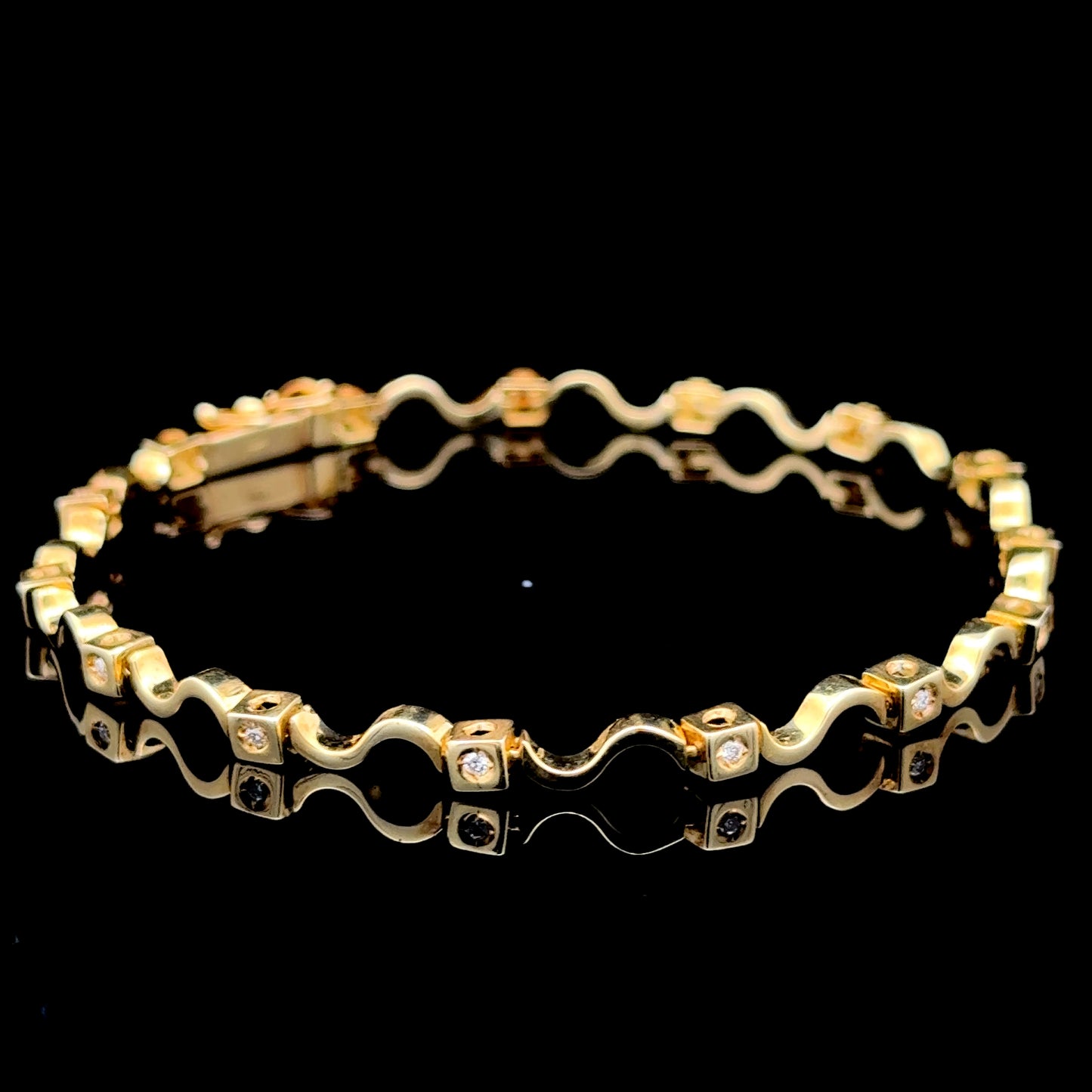 18K Yellow Gold Diamond Zigzag Bracelet 10.69 GMS