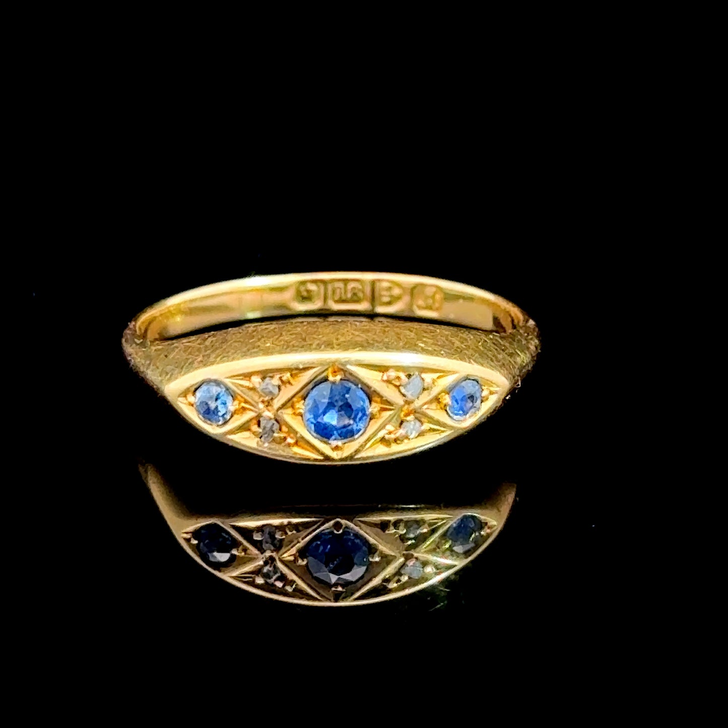 18K Yellow Gold Antique Diamond & Sapphire Gypsy Ring