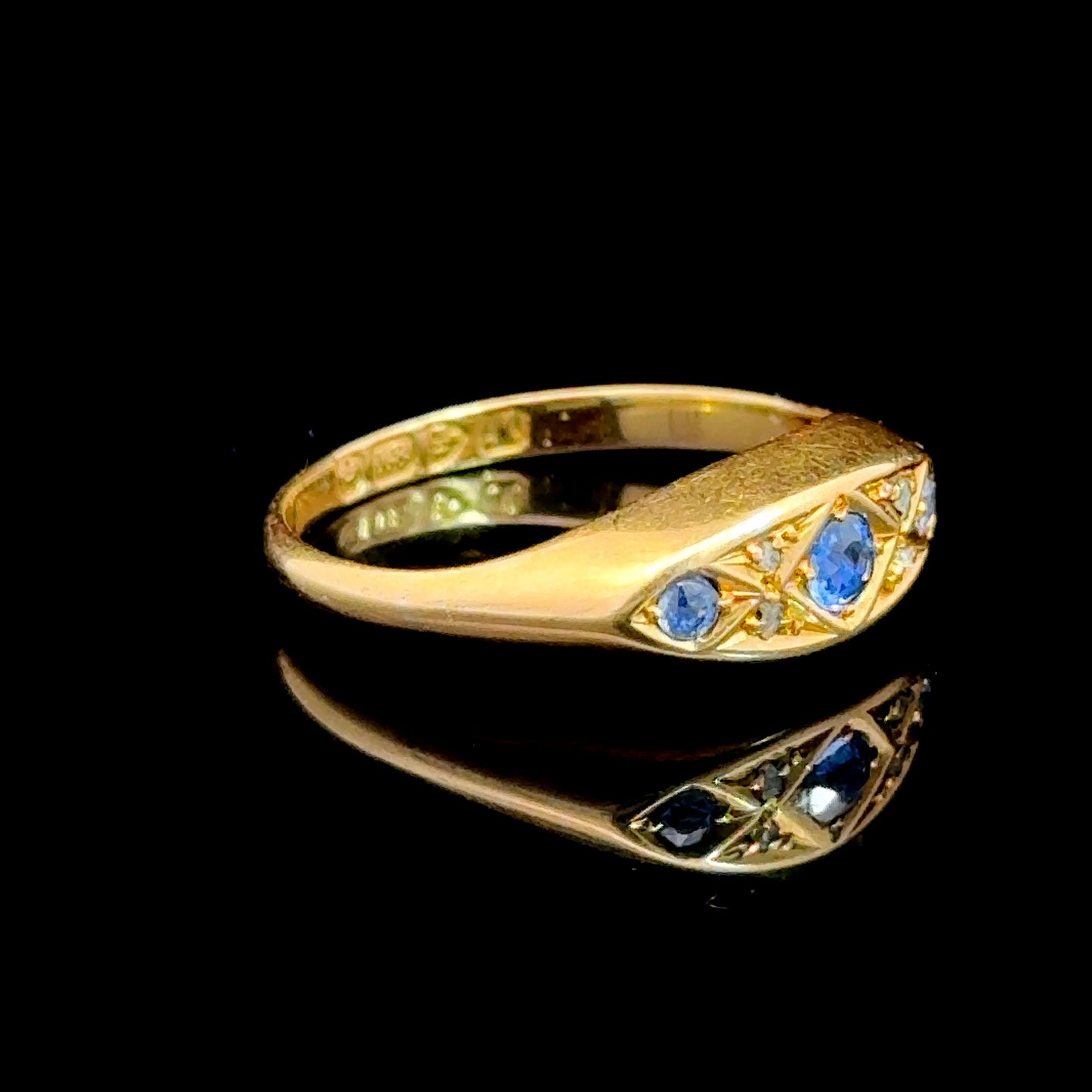 18K Yellow Gold Antique Diamond & Sapphire Gypsy Ring