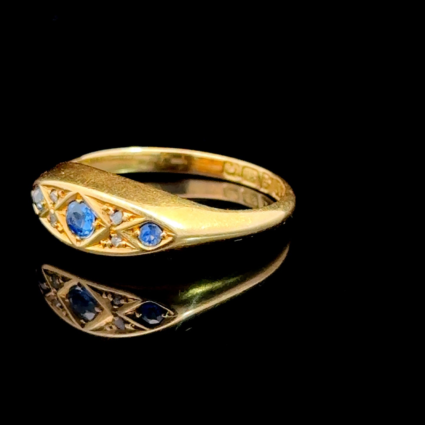 18K Yellow Gold Antique Diamond & Sapphire Gypsy Ring
