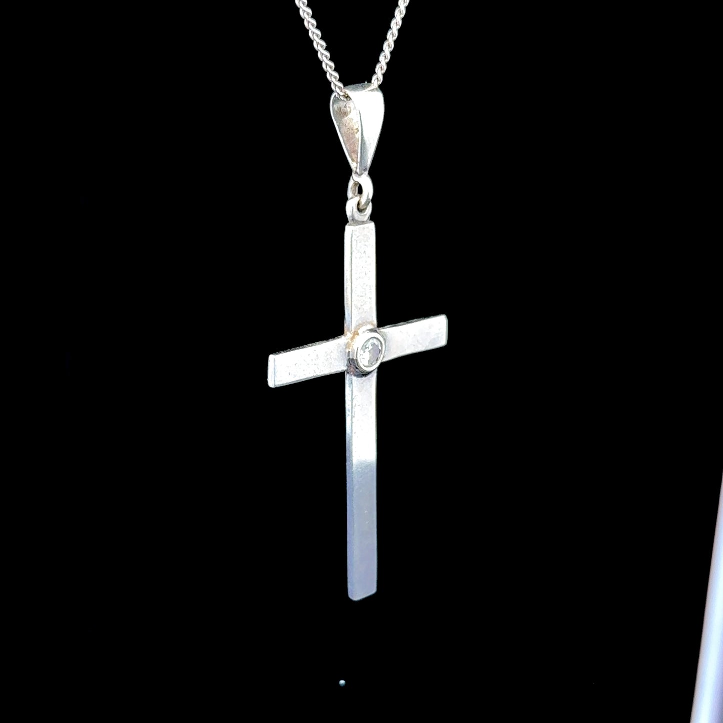9K White Gold Diamond Cross 0.25 CTS