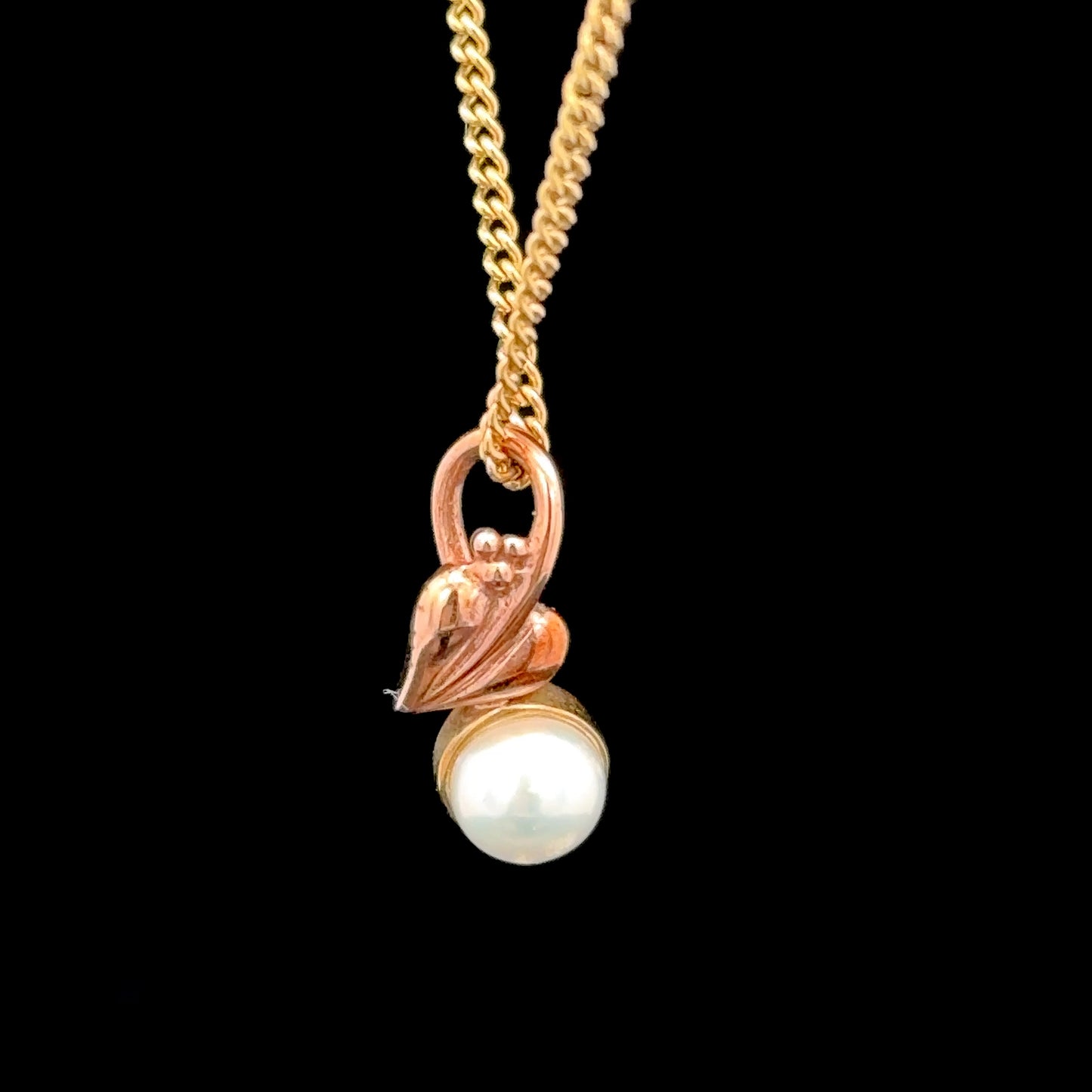 9K Yellow Gold Clogau Pearl Pendant & Chain