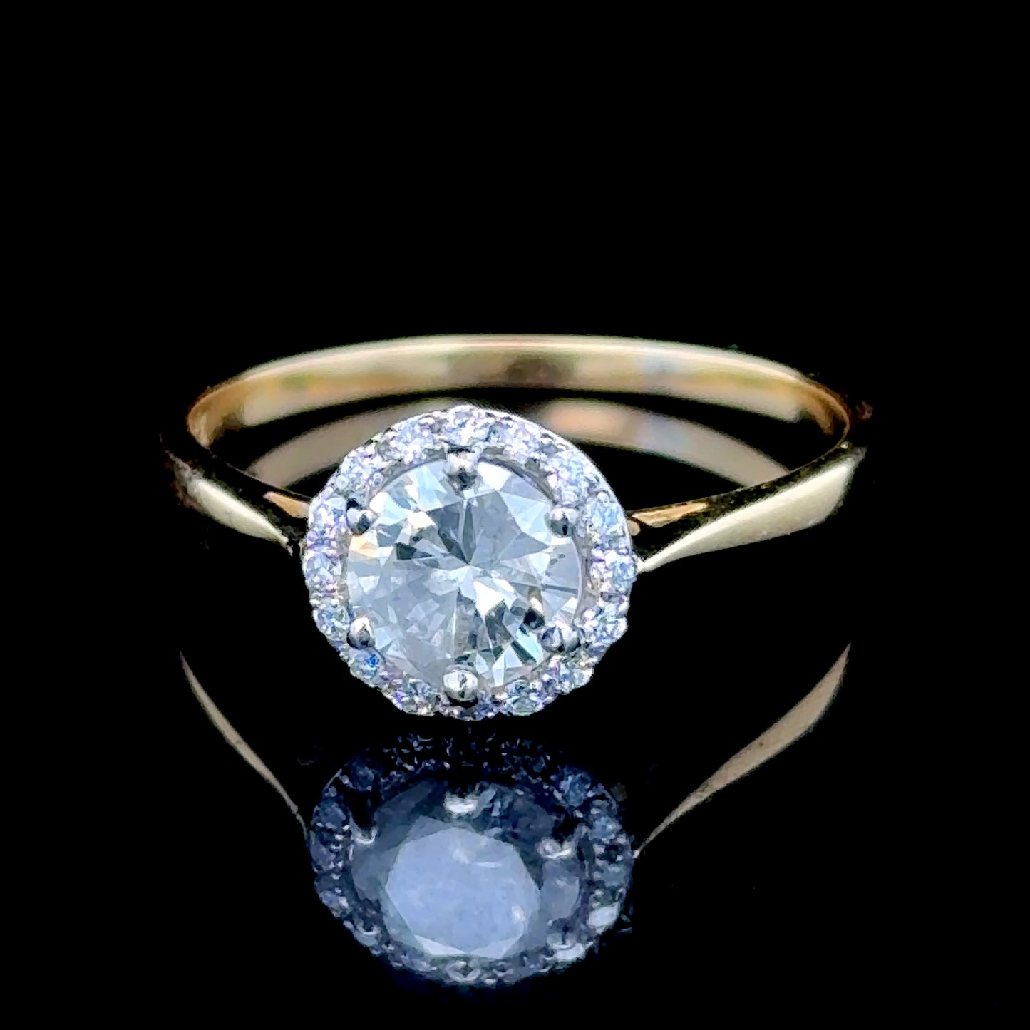 18K Yellow Gold Diamond Halo Ring APPX 1.0 CTS Total 0.85 CTS Centre