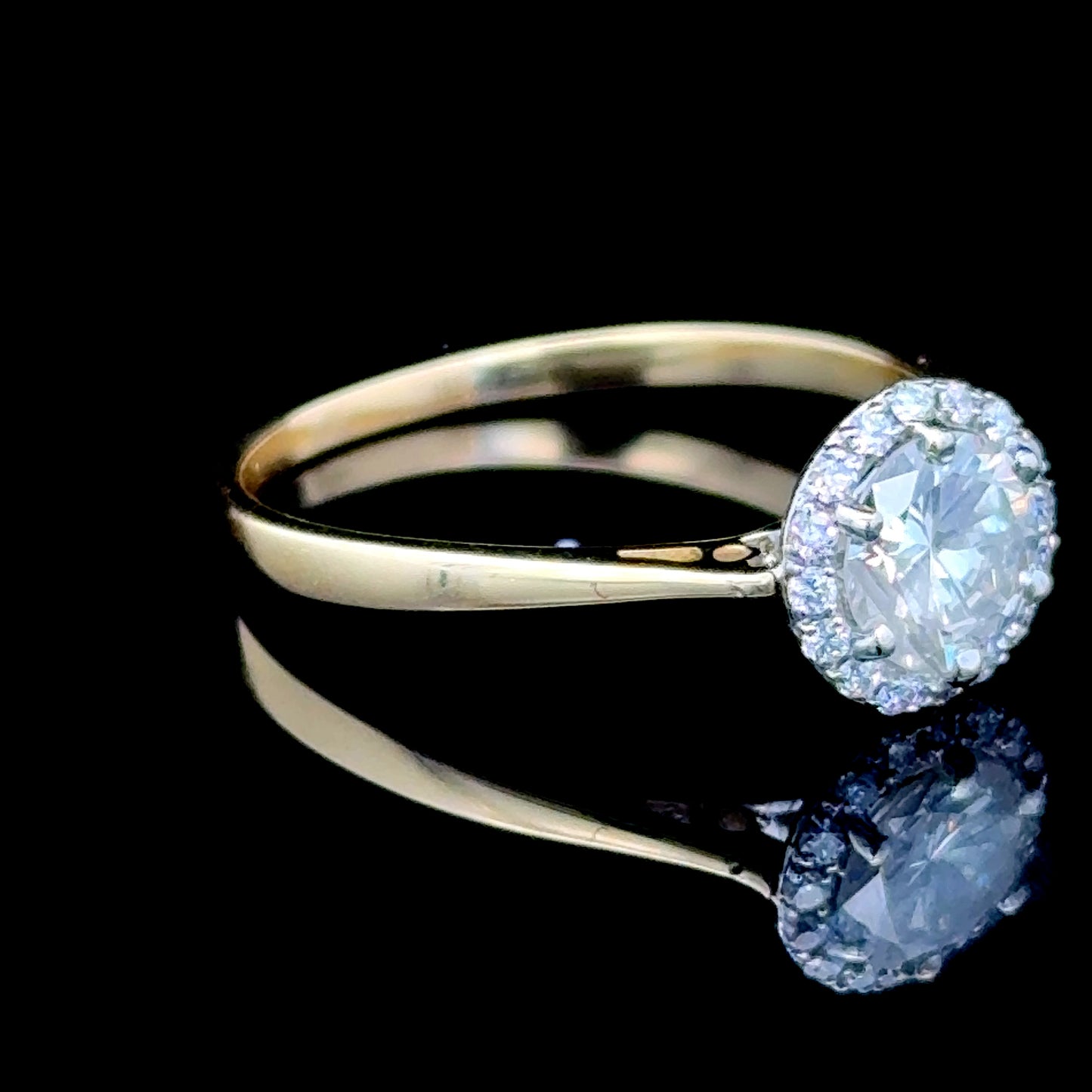 18K Yellow Gold Diamond Halo Ring APPX 1.0 CTS Total 0.85 CTS Centre