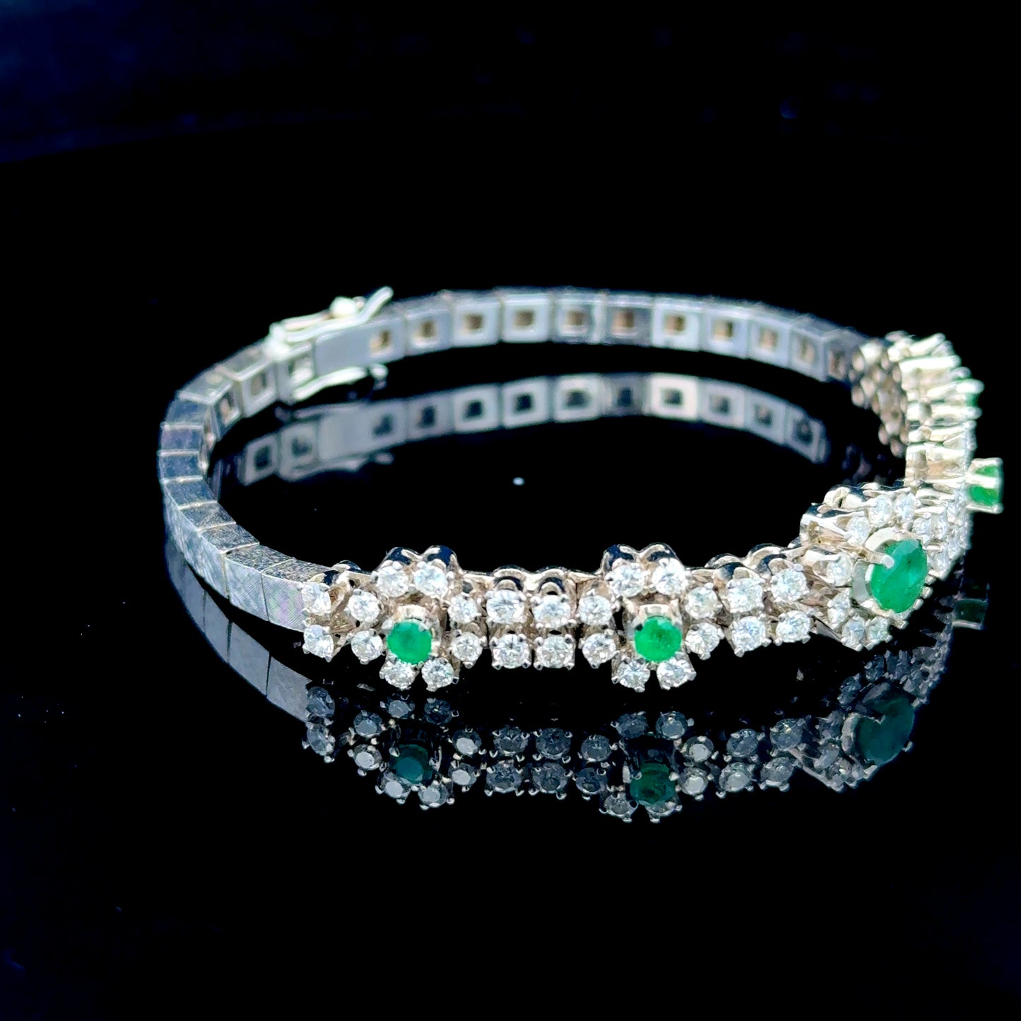 18K White Gold Emerald & Diamond Bracelet APPX 3.2 CTS Diamond, 1.0 CTS Emerald