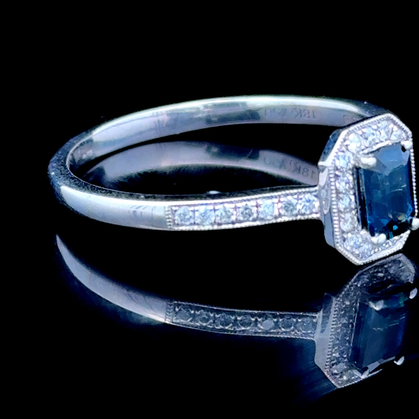 18K White Gold Sapphire & Diamond Halo Ring D:0.5 S:0.75