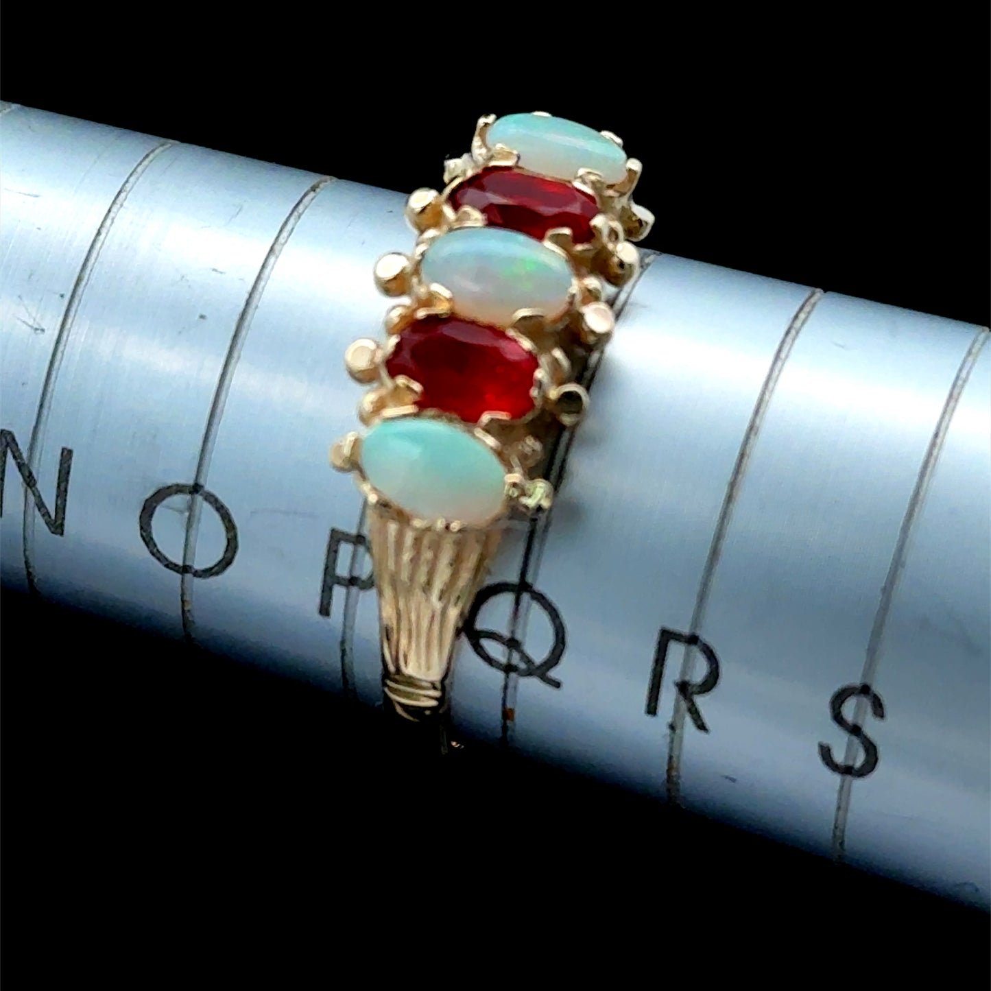9K Gold opal & Fire Opal 5 Stone Ring Size P1/2