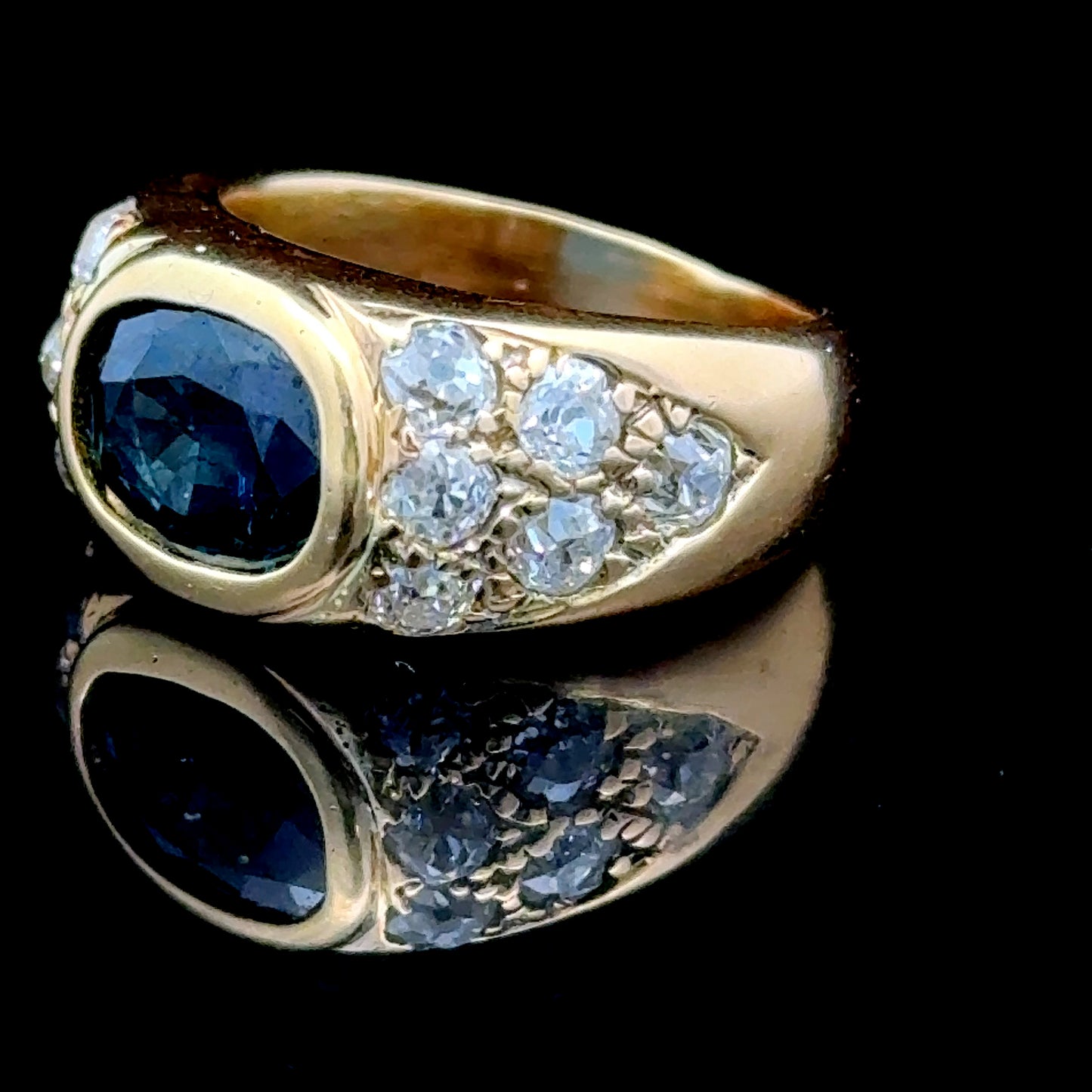 18K Yellow Gold Sapphire & Diamond Ring