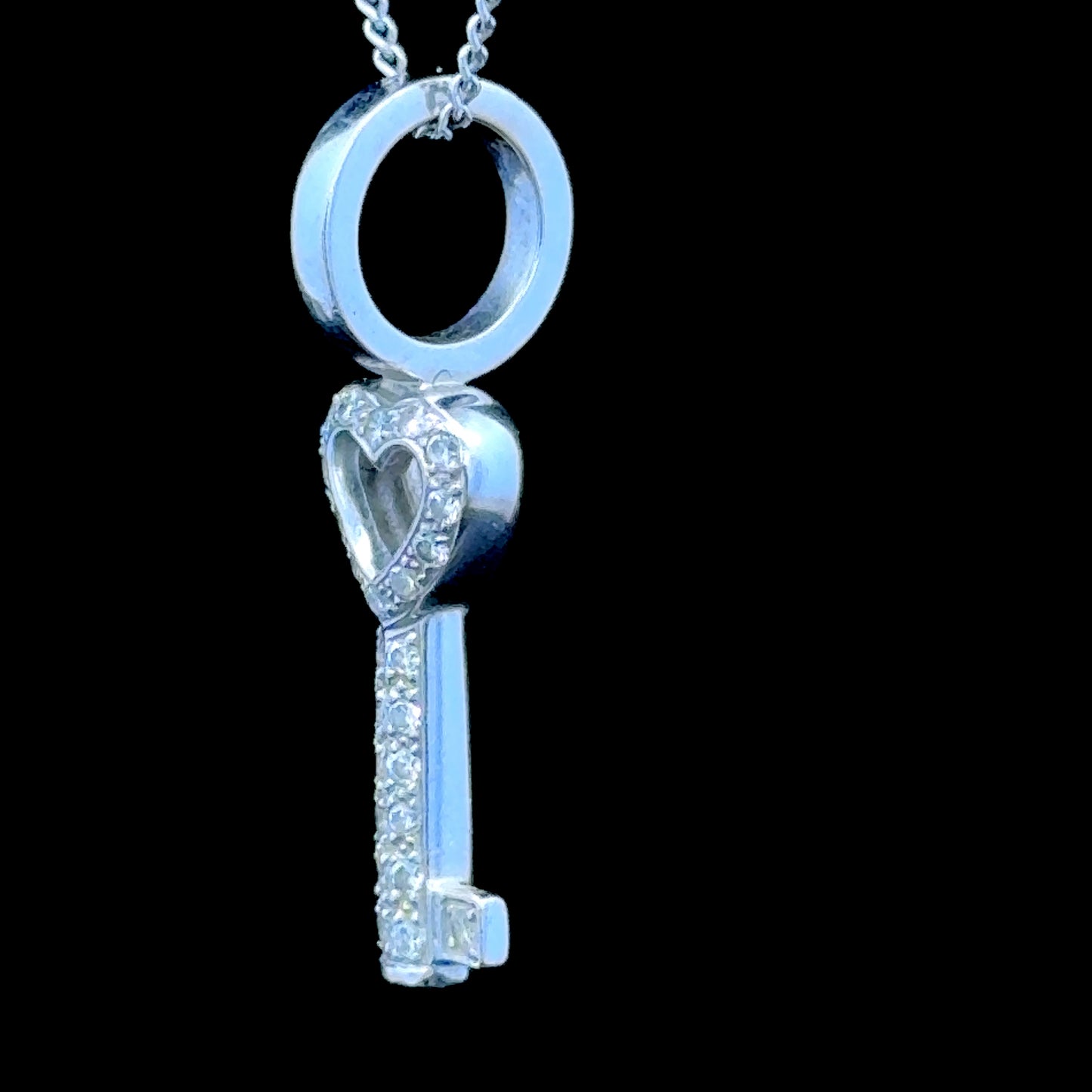18K White Gold Diamond Key Pendant