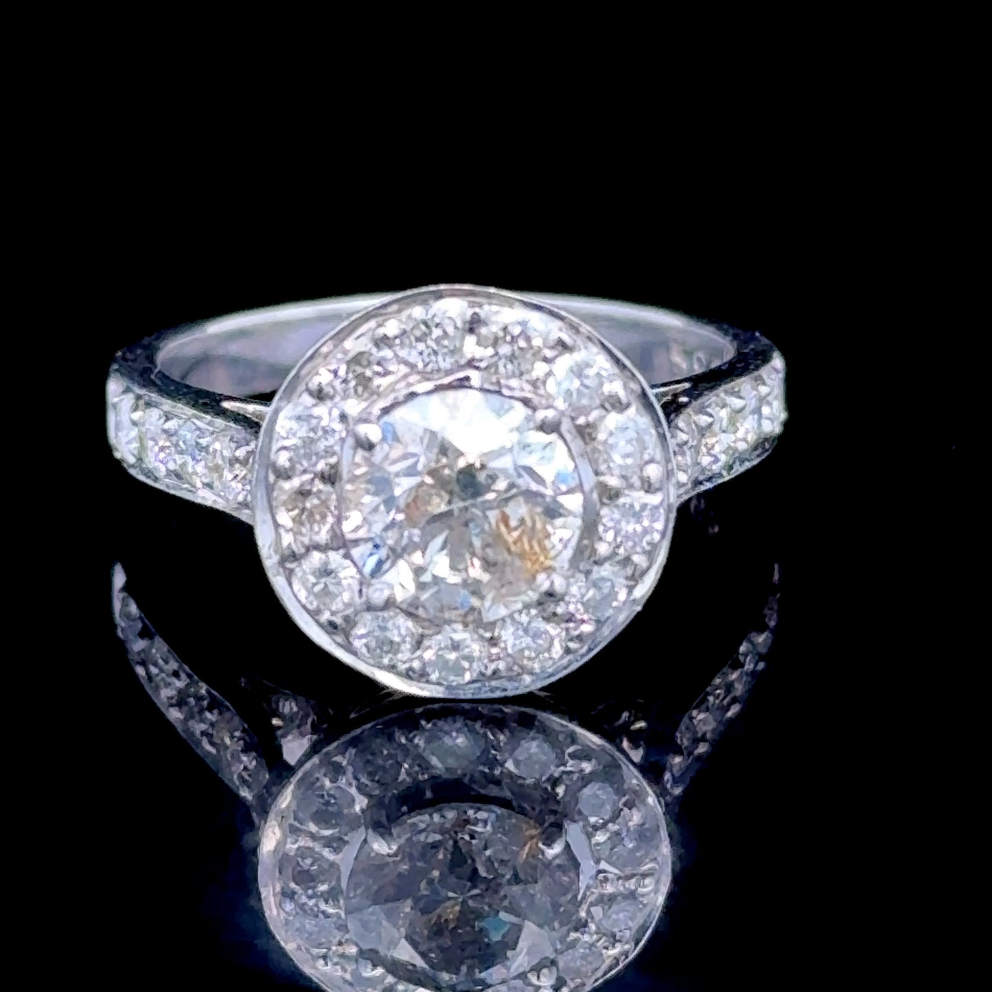 14K White Gold Diamond Halo Appx C:1.2 CTS, T:1.5 CTS