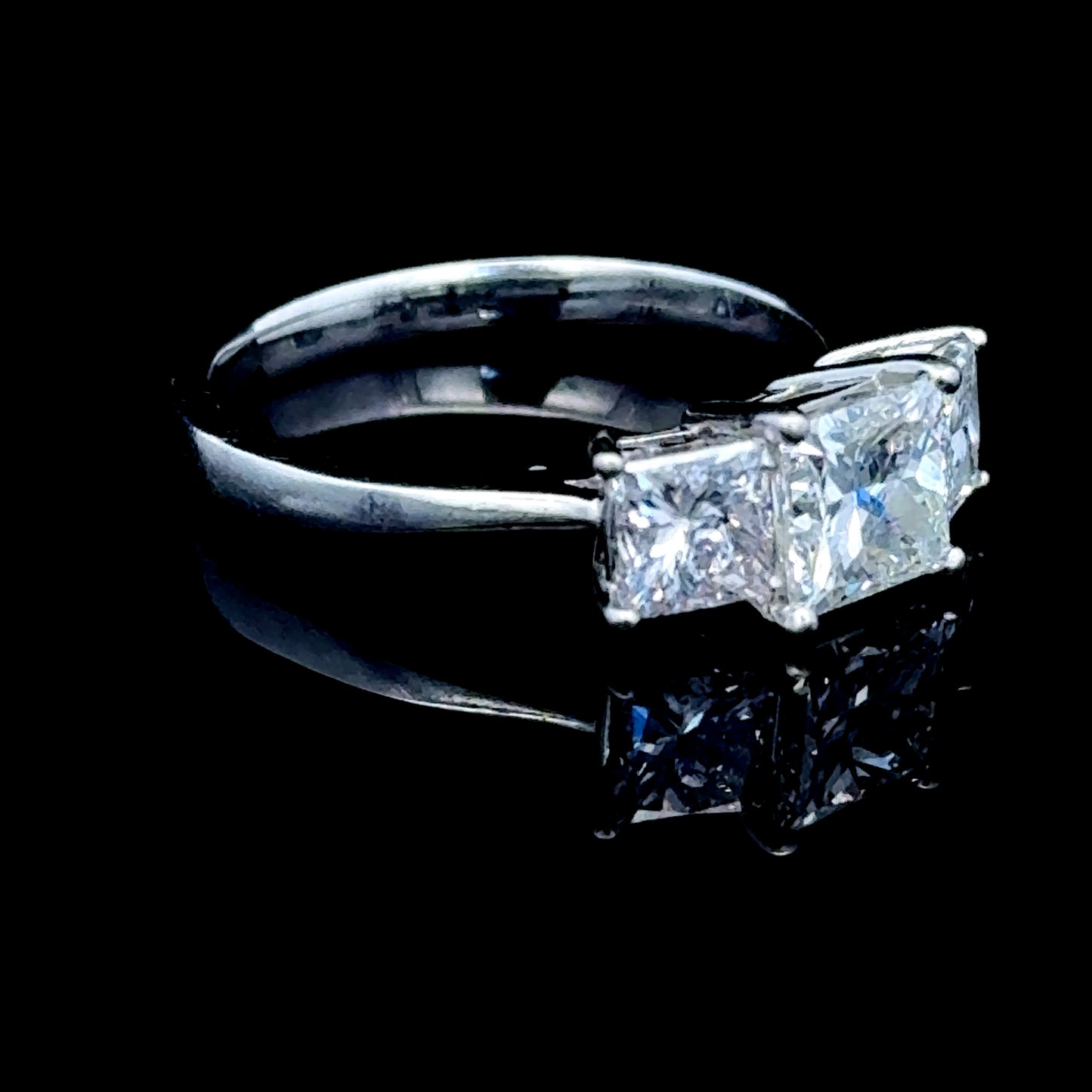 18K White Gold Princess Cut Diamond Trilogy APPX 2.1 CTS VS1-SI H-I