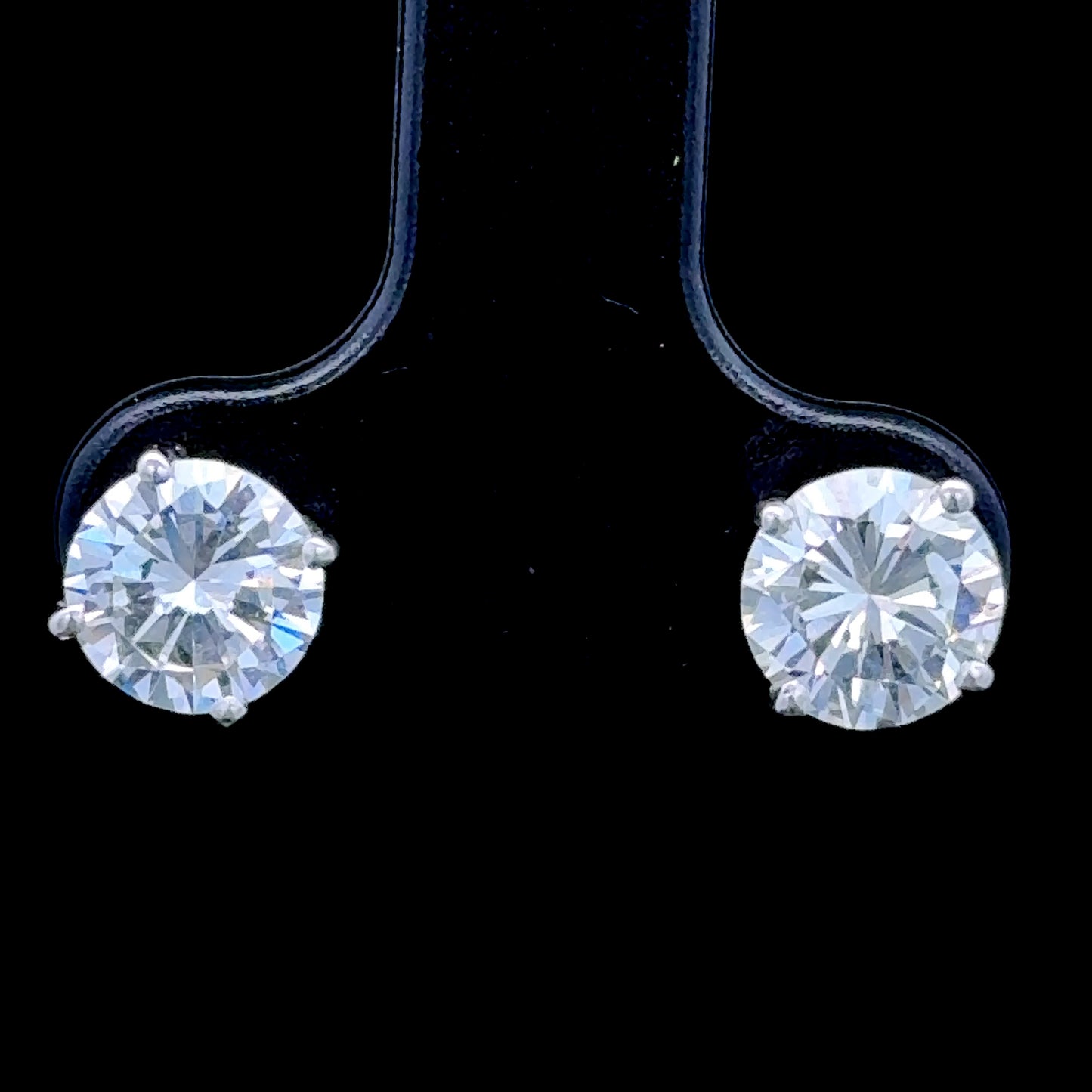 18K White Gold Diamond Studs APPX 2 CTS VS H/I