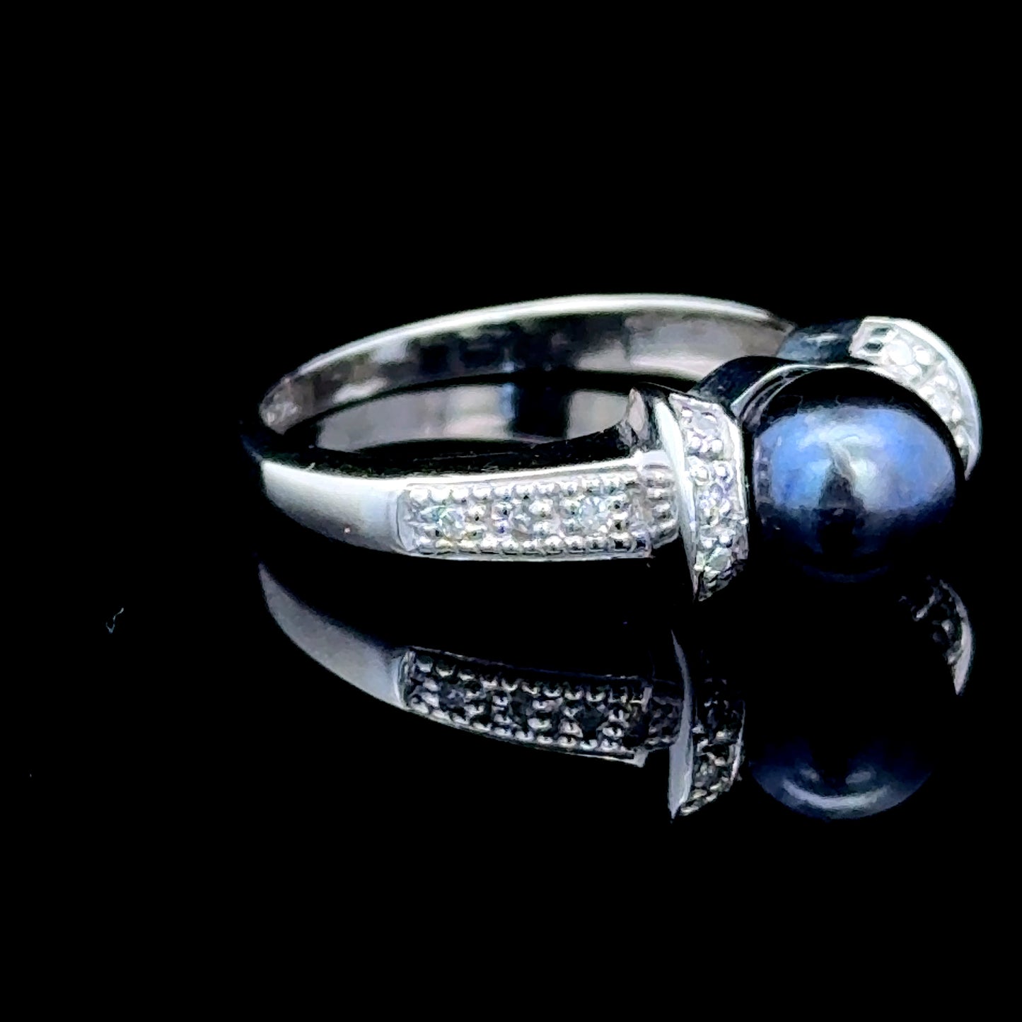 14K.White Gold Ring with Black Pearl & Dimonds Size N