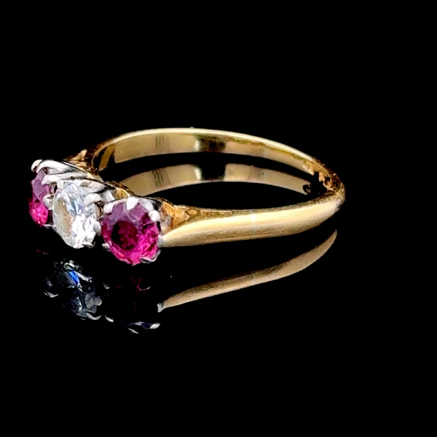 18K Yellow Gold Ruby & Diamond Ring