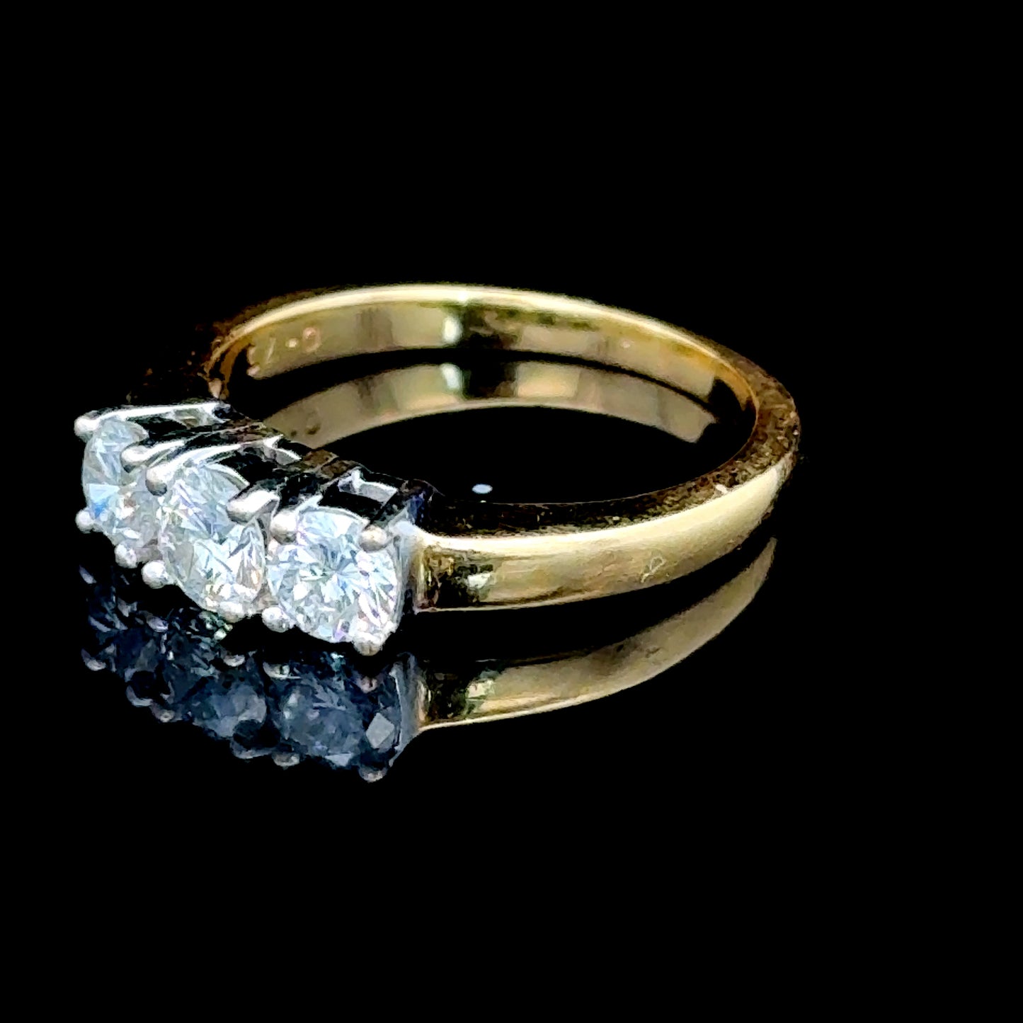 18K Yellow Gold Diamond 3 Stone Ring APPX 0.8 CTS