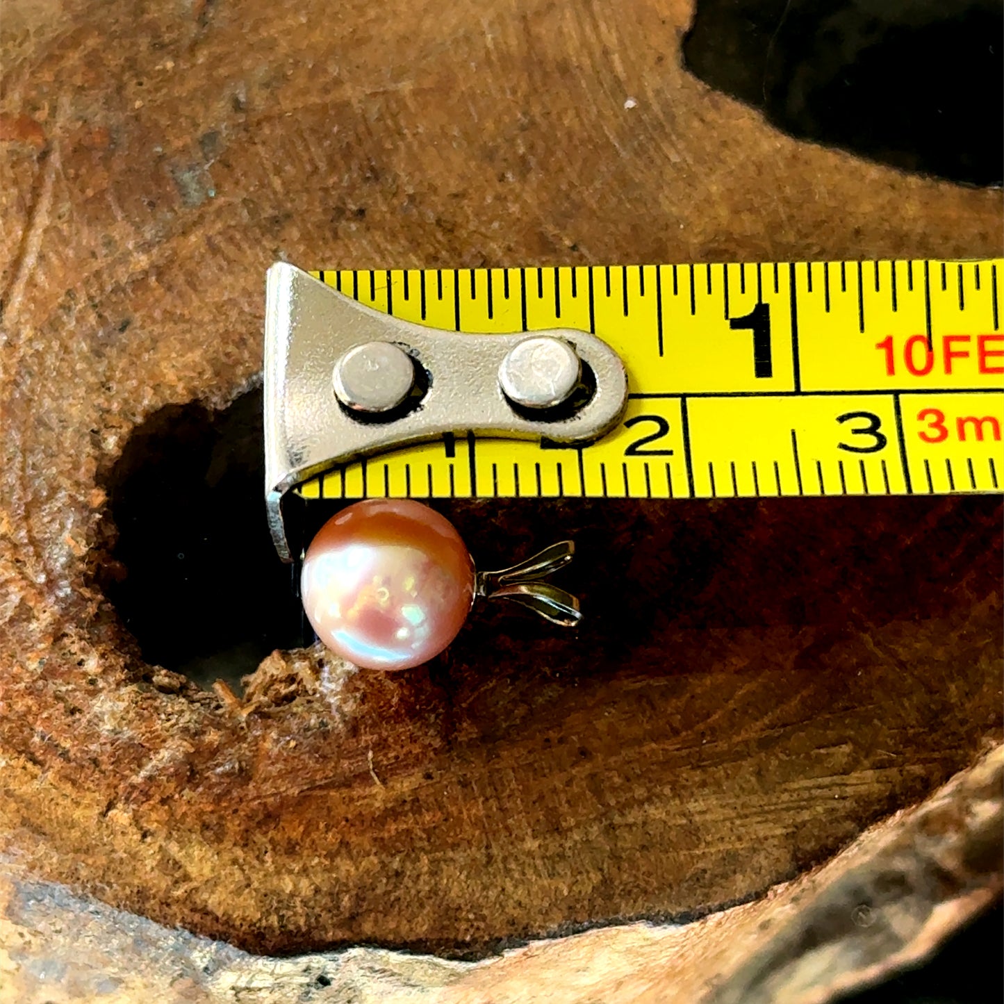 9K White Gold Pink Pearl Pendant