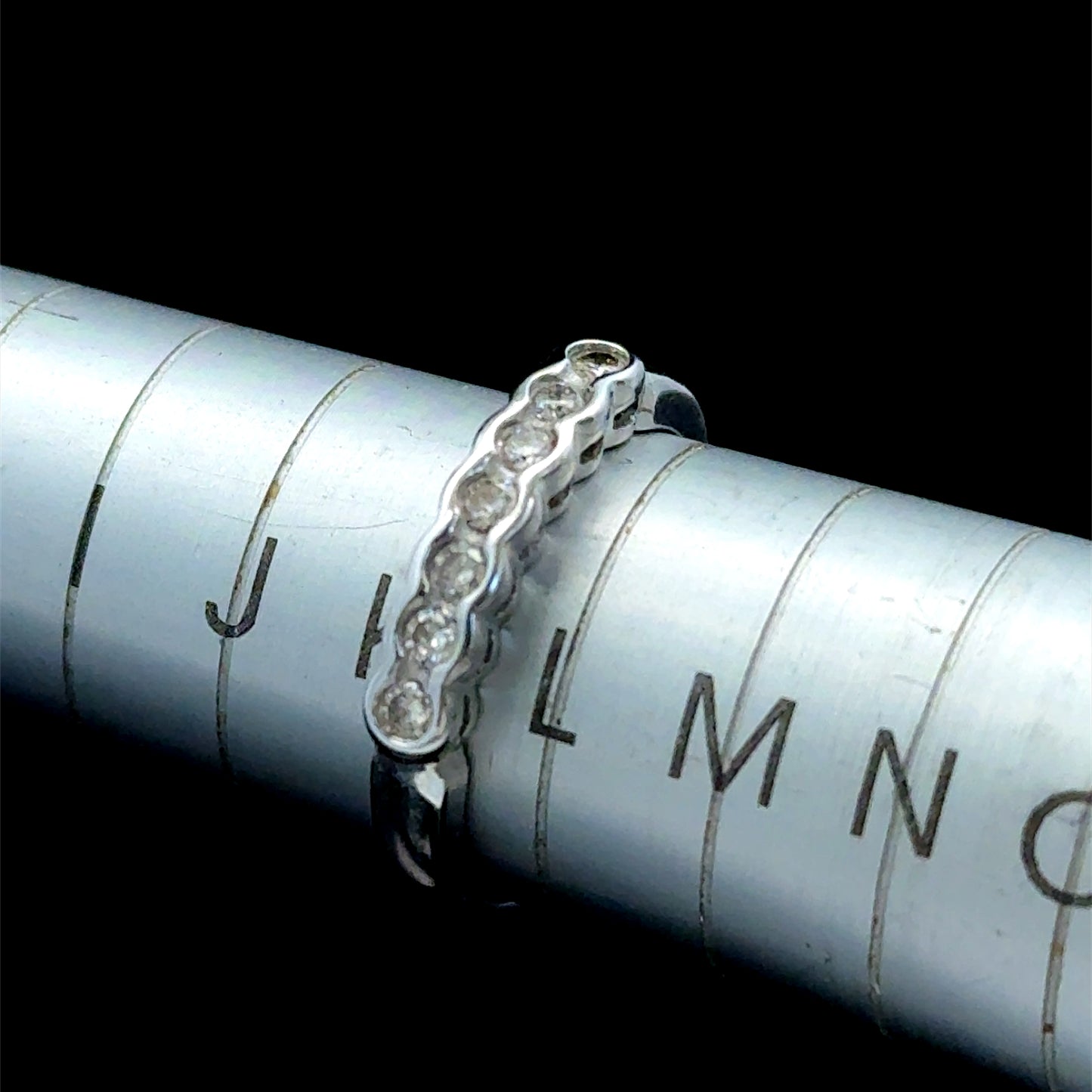 9K White Gold 7 Stone Diamond Band Ring