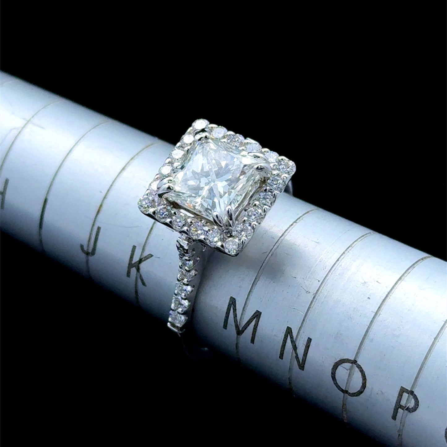 18K White Gold Princess Cut Diamond Halo Ring APPX 2.01 CTS Centre Stone H SI 1