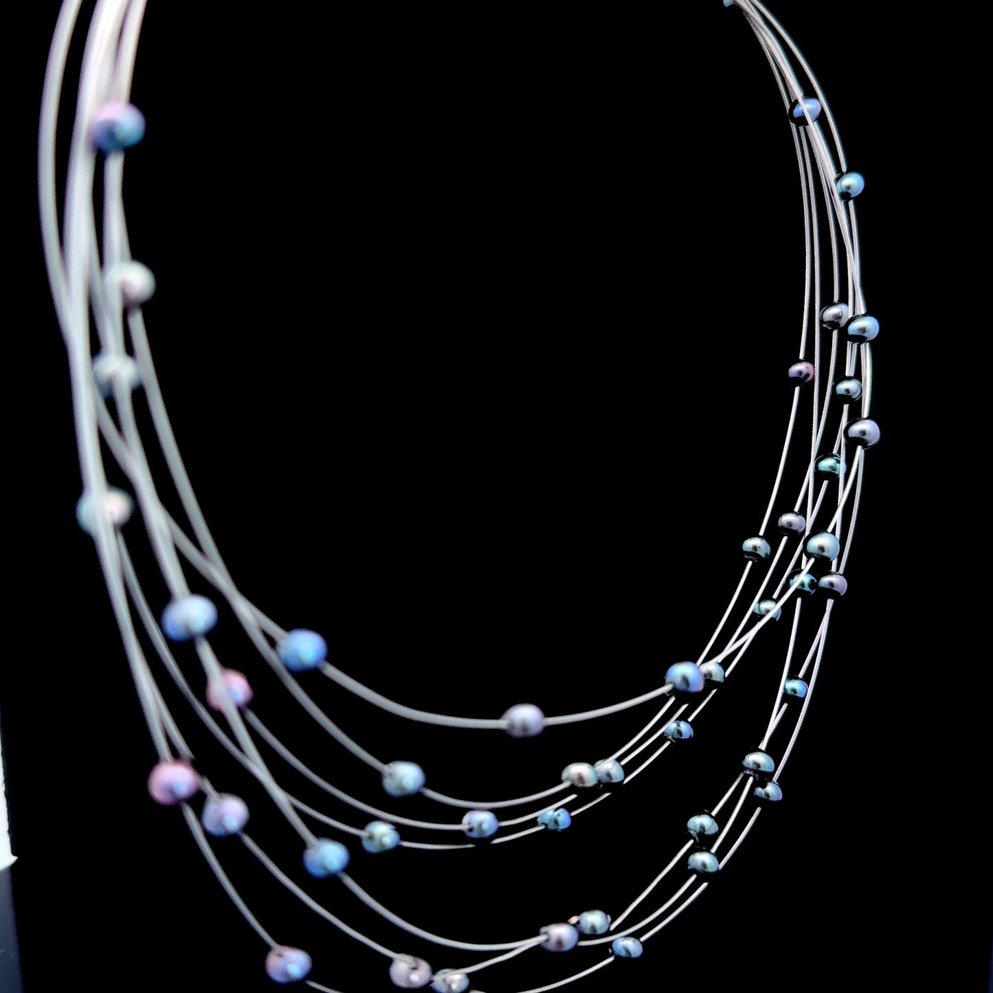 9K White Gold Black Pearl Collar