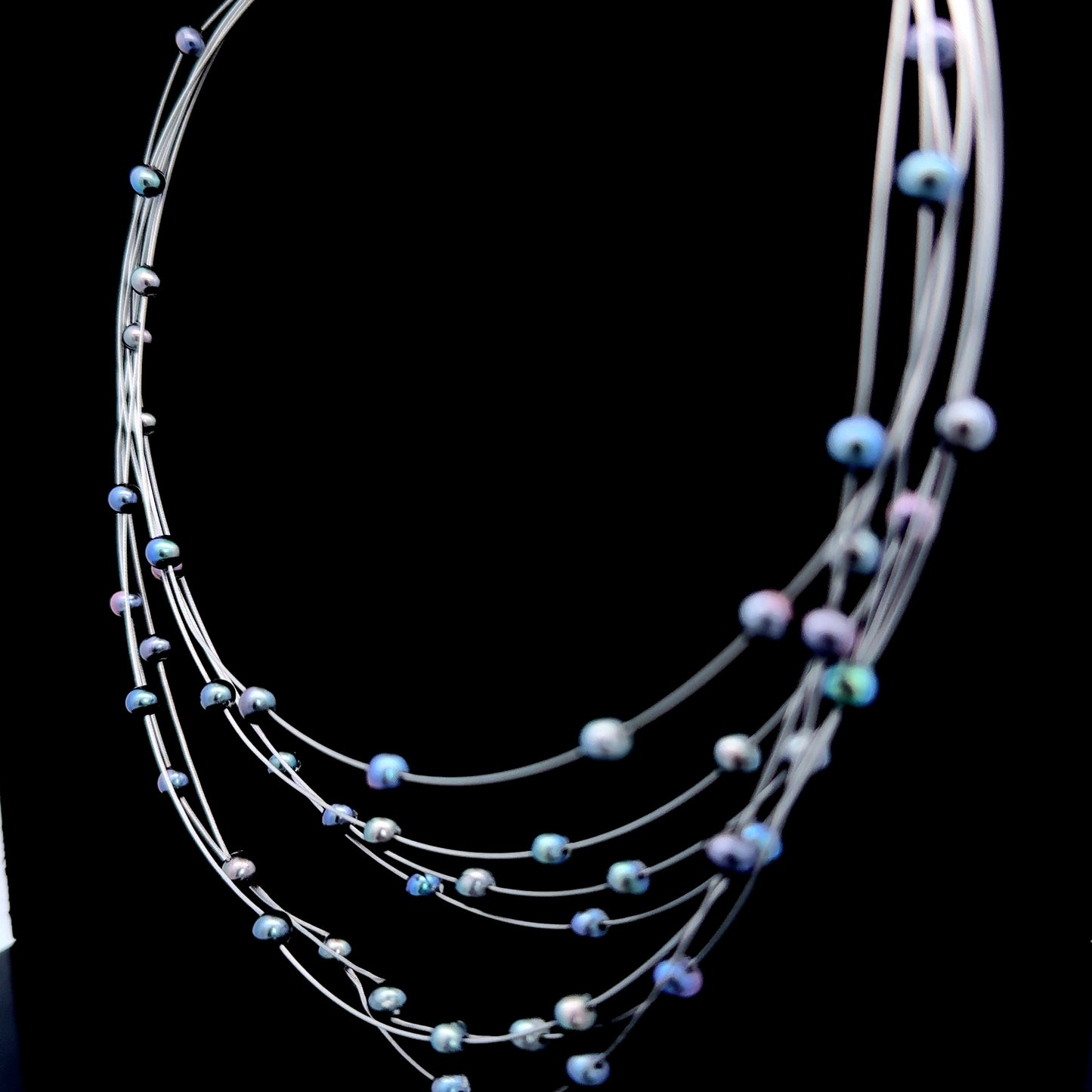9K White Gold Black Pearl Collar
