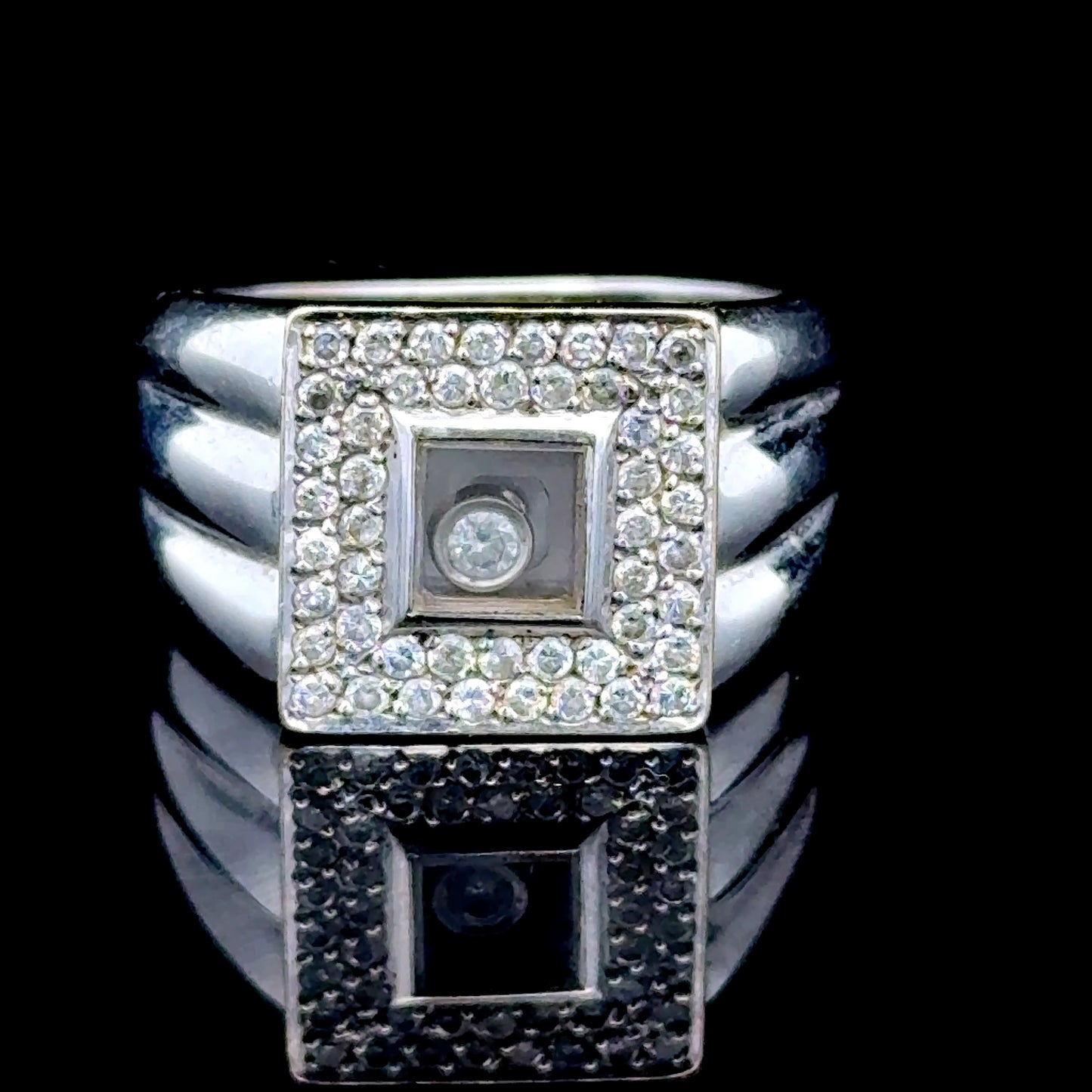 18K White Gold Square Moving Diamond Ring