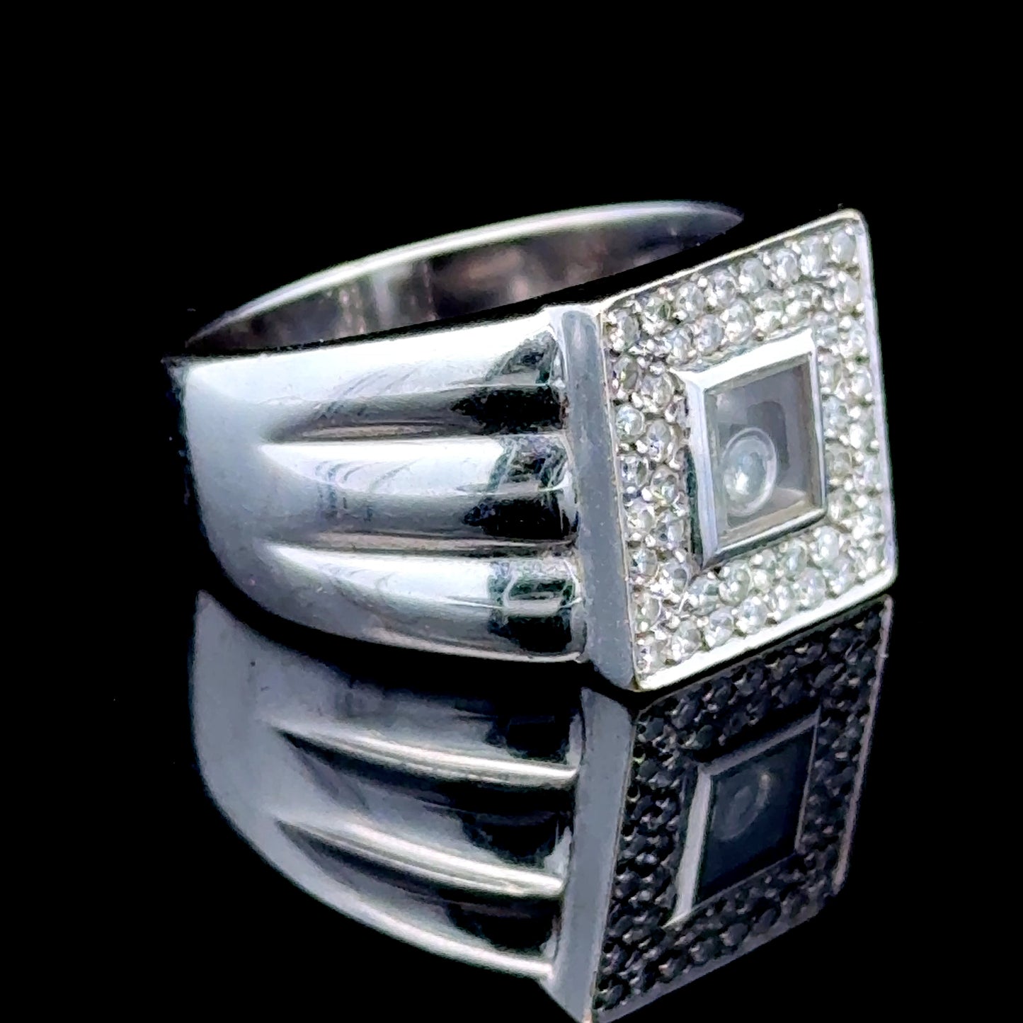 18K White Gold Square Moving Diamond Ring