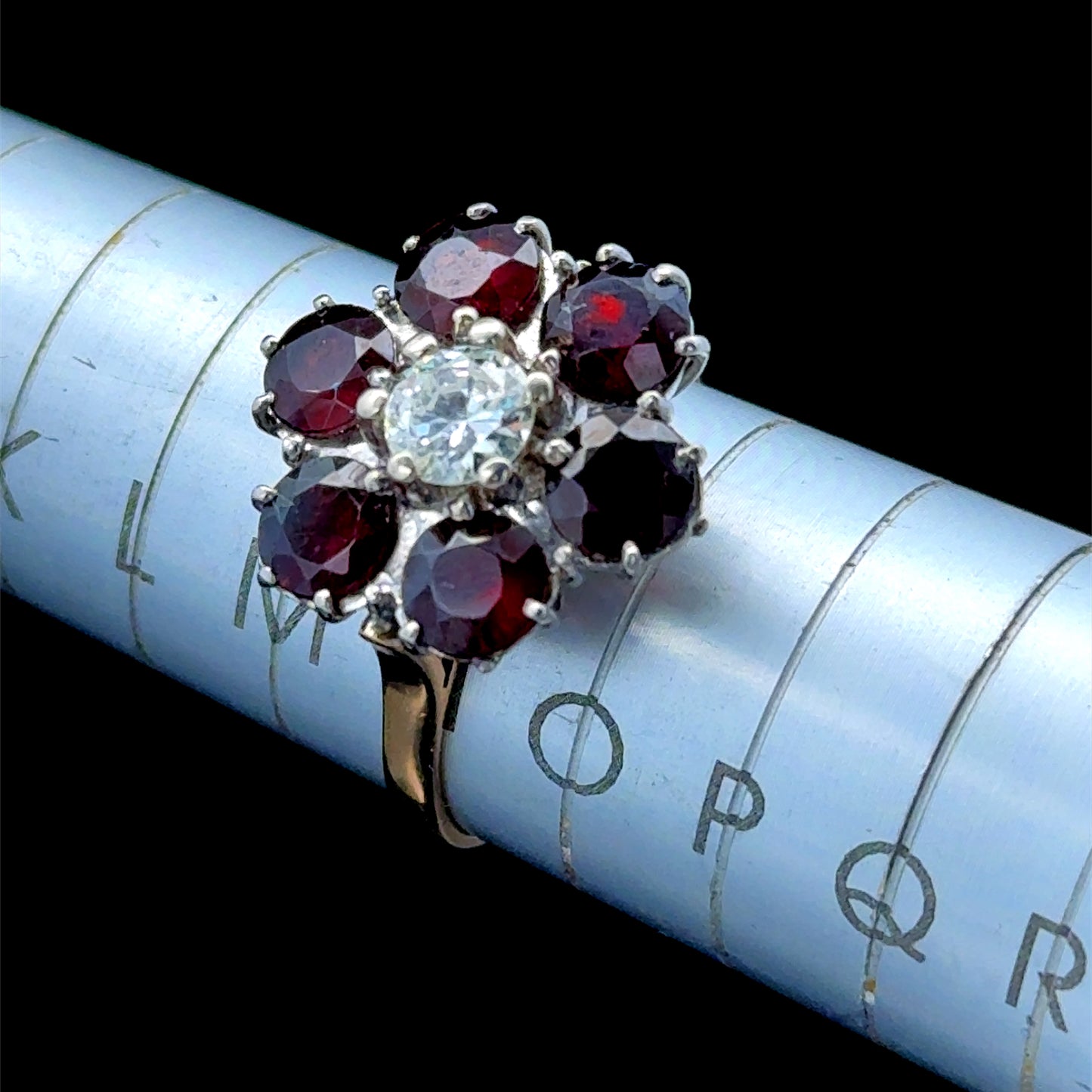 18K Yellow Gold Ruby & Diamond Daisy Ring