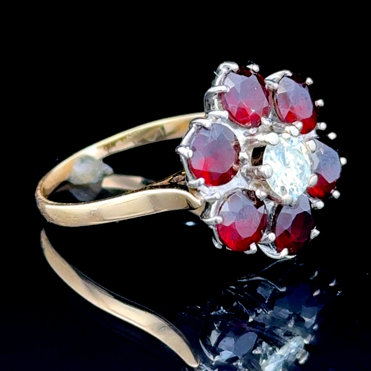 18K Yellow Gold Ruby & Diamond Daisy Ring