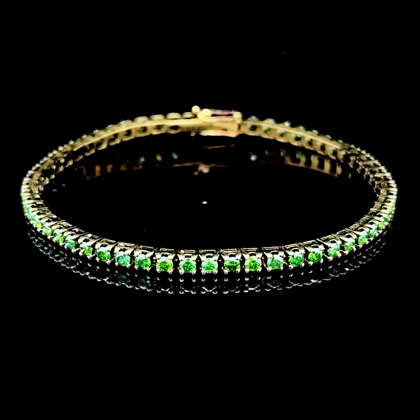 18K Yellow Gold Green Diamond Bracelet APPX 3 CTS