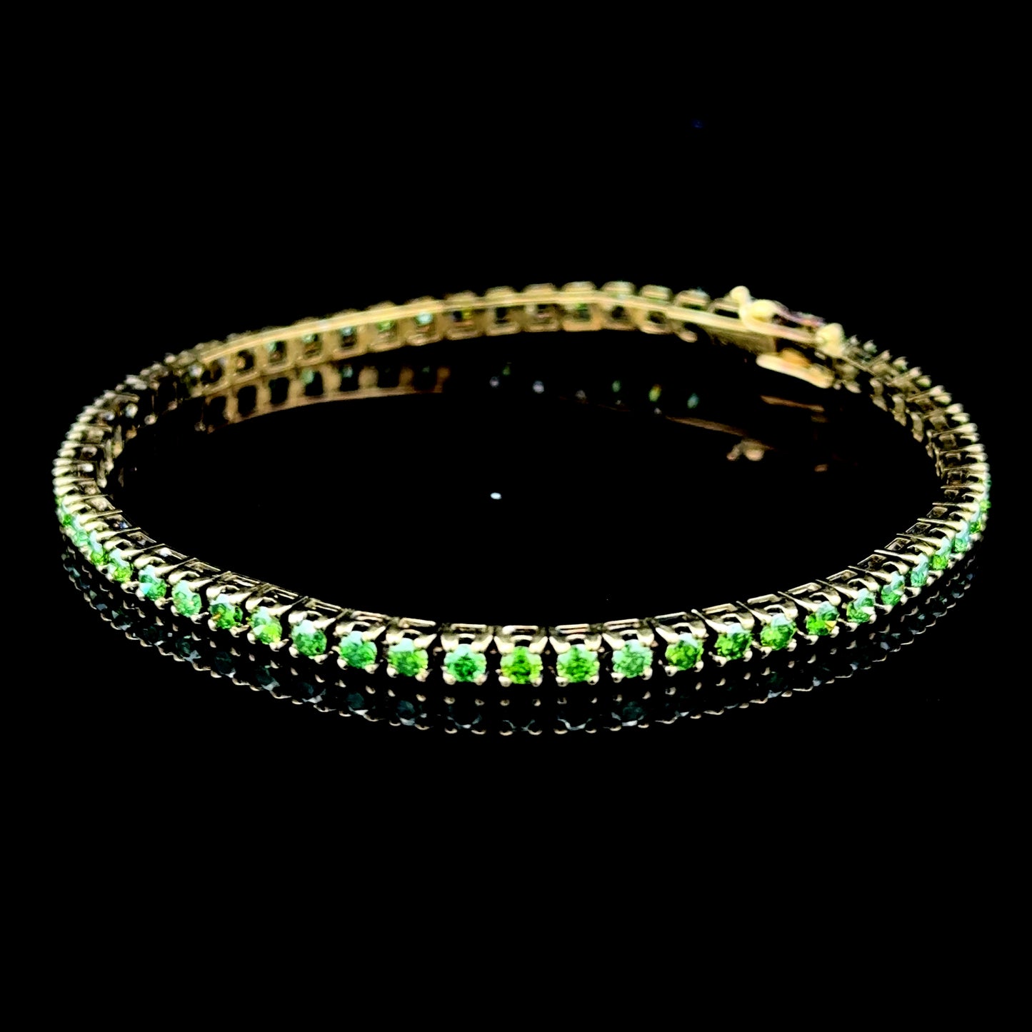 18K Yellow Gold Green Diamond Bracelet APPX 3 CTS