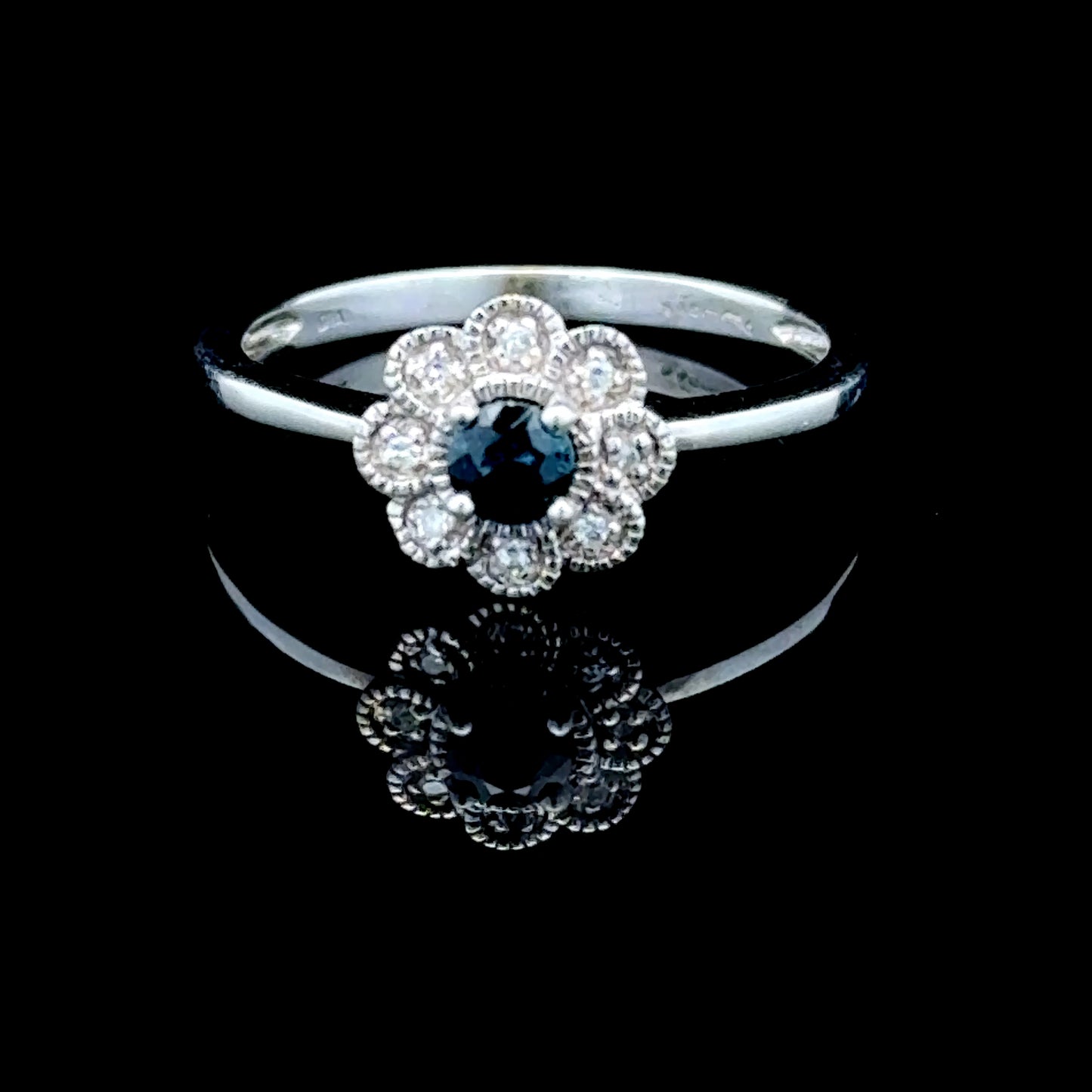 9K White Gold Sapphire & Diamond Daisy Ring