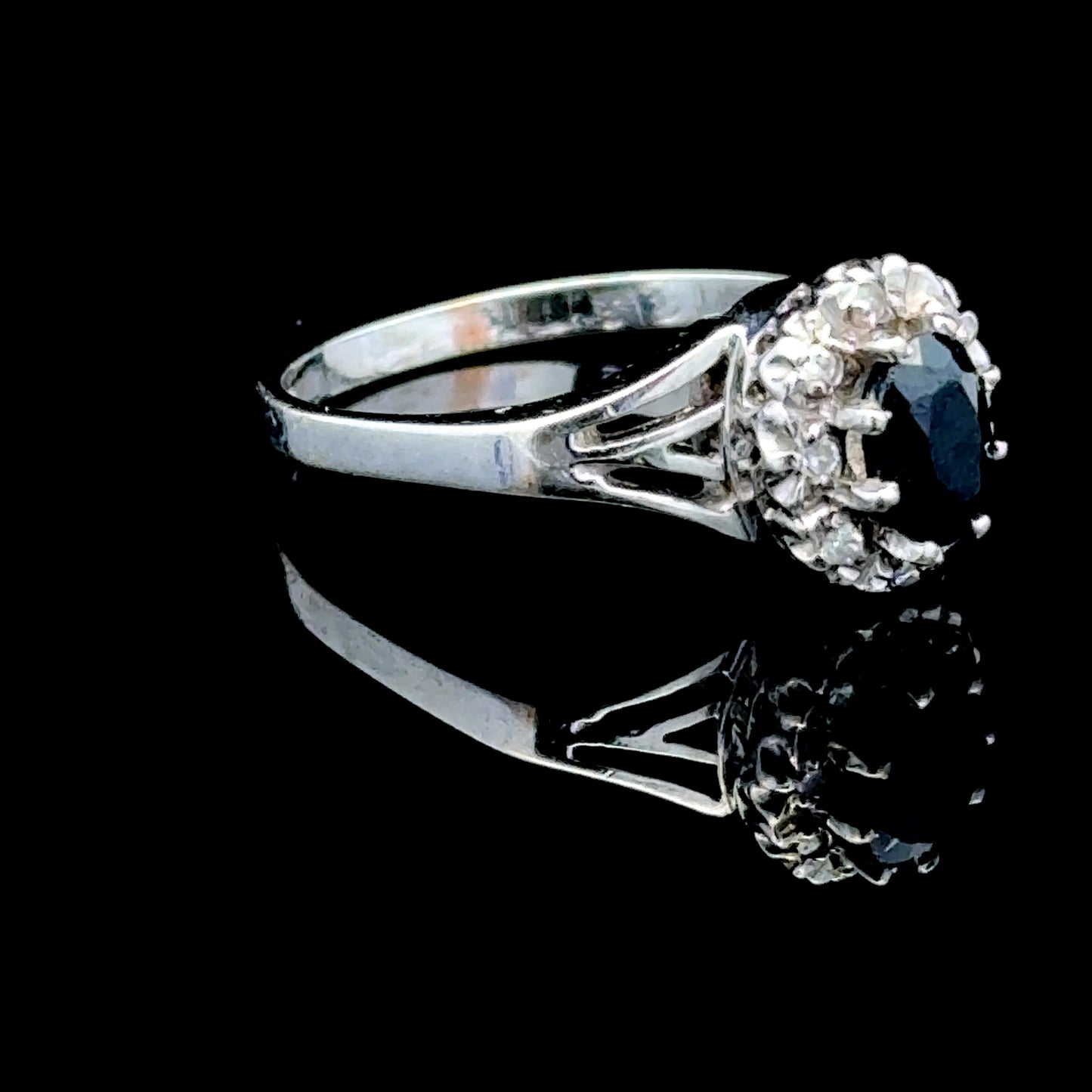 9K White Gold Sapphire & Diamond Cluster Ring
