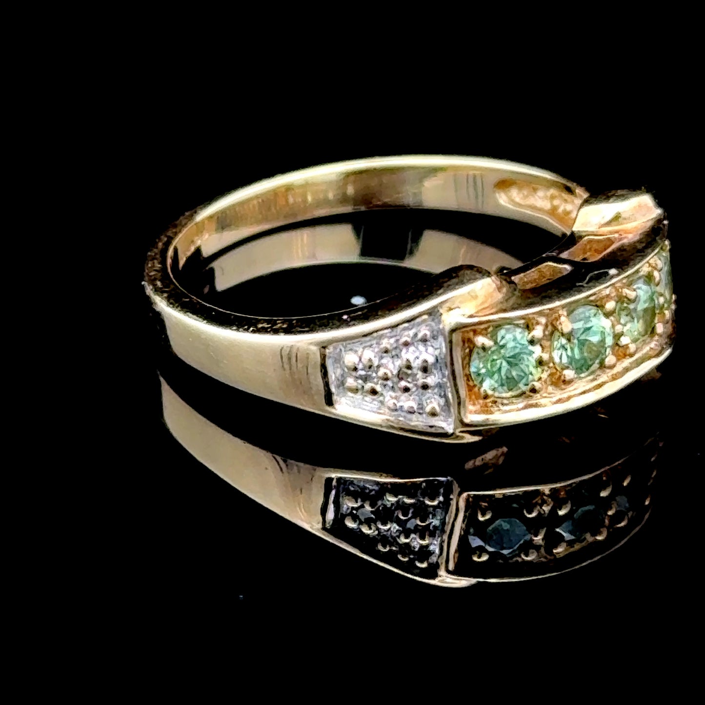 9K Yellow Gold Peridot & Diamond Ring