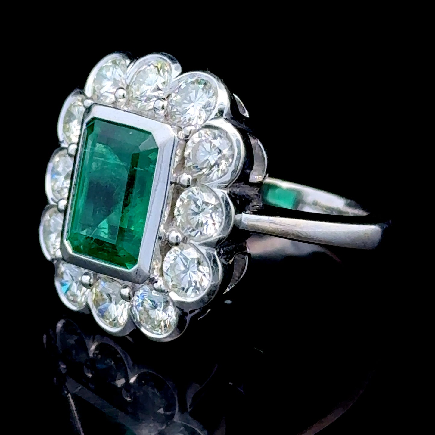 18K White Gold Emerald & Diamond Cluster Ring APPX D:2.0 CTS , E:2.8 CTS