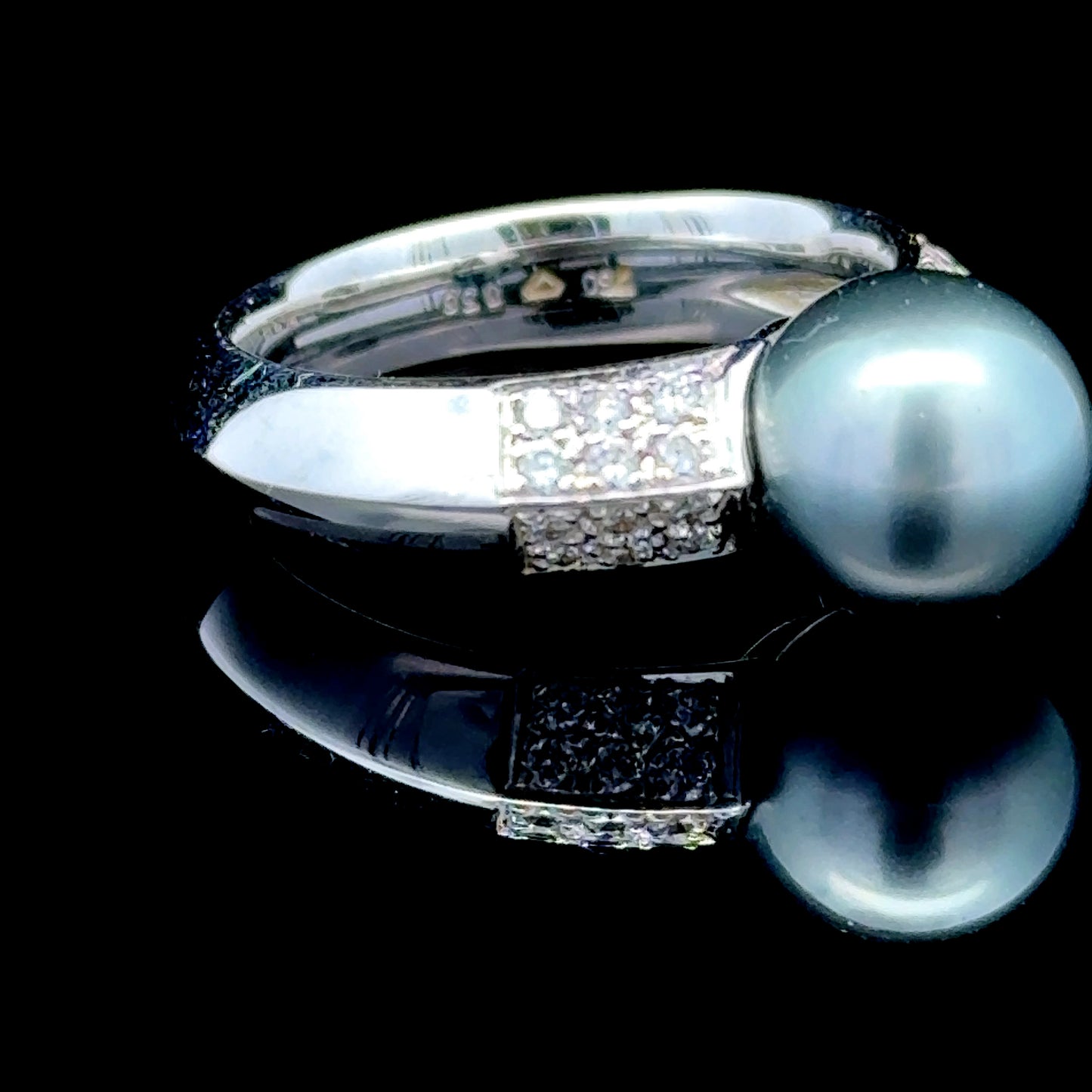 18K White Gold Tahitian Black Pearl & Diamond Ring