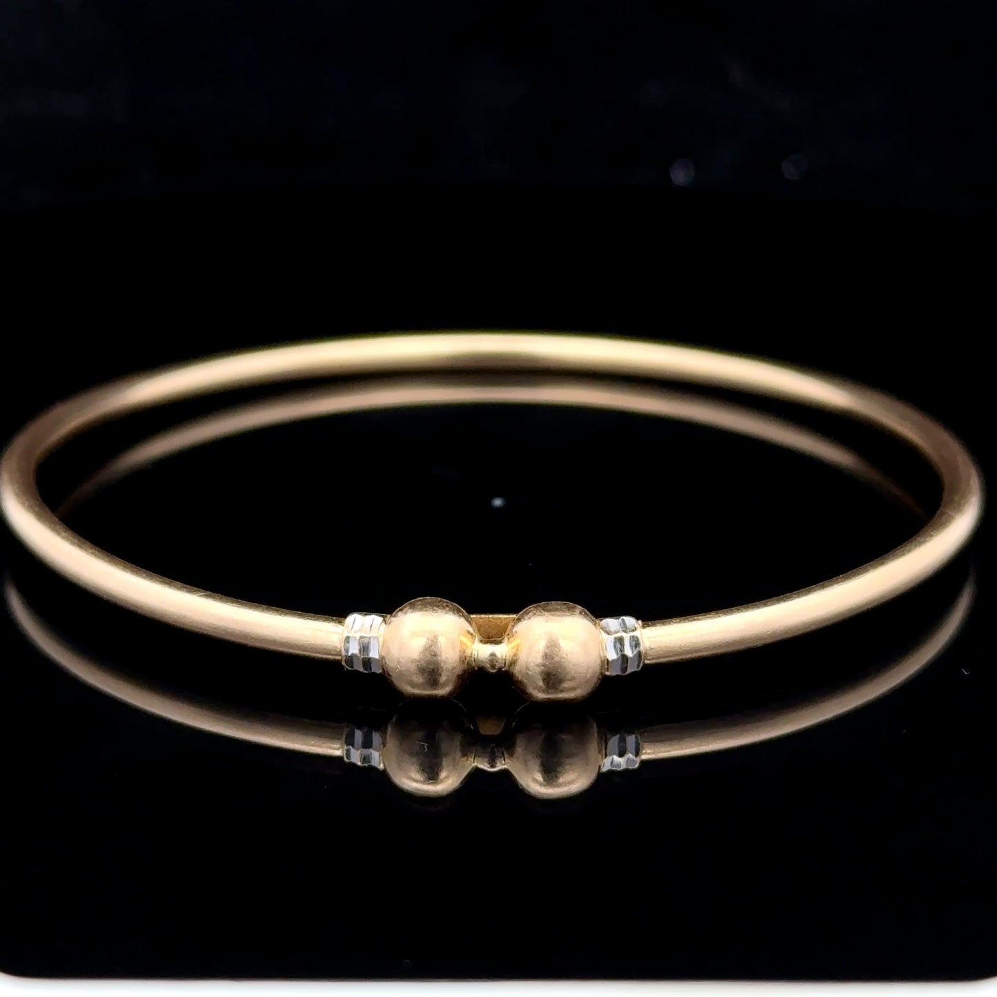 18K Yellow Gold Bangle