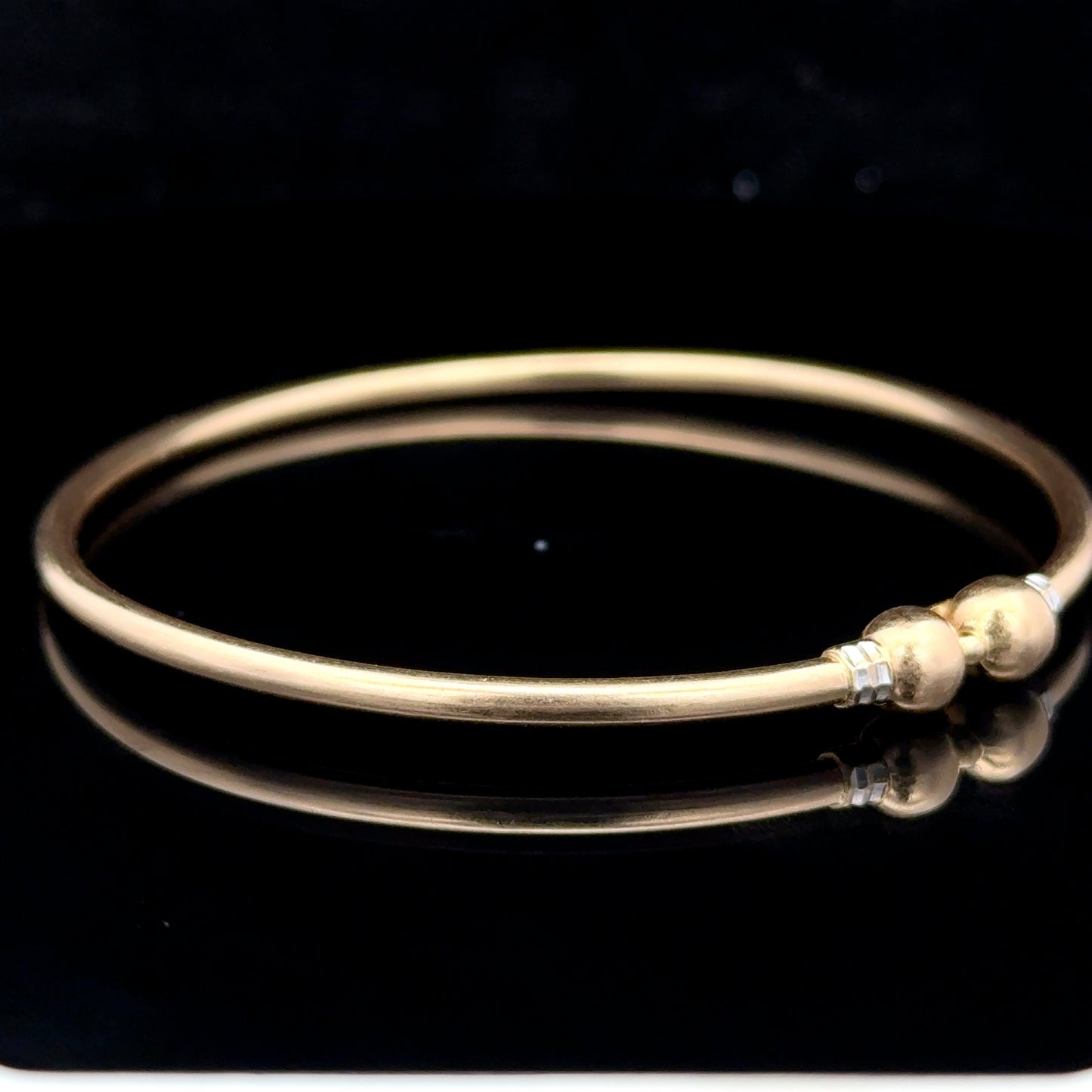 18K Yellow Gold Bangle