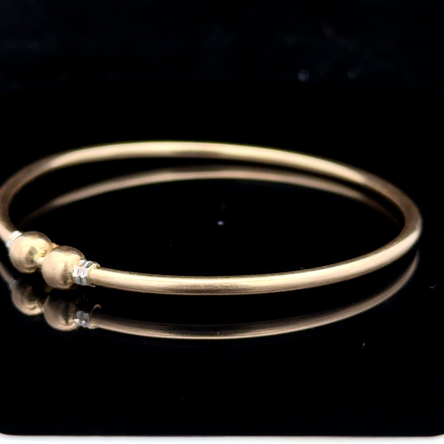 18K Yellow Gold Bangle