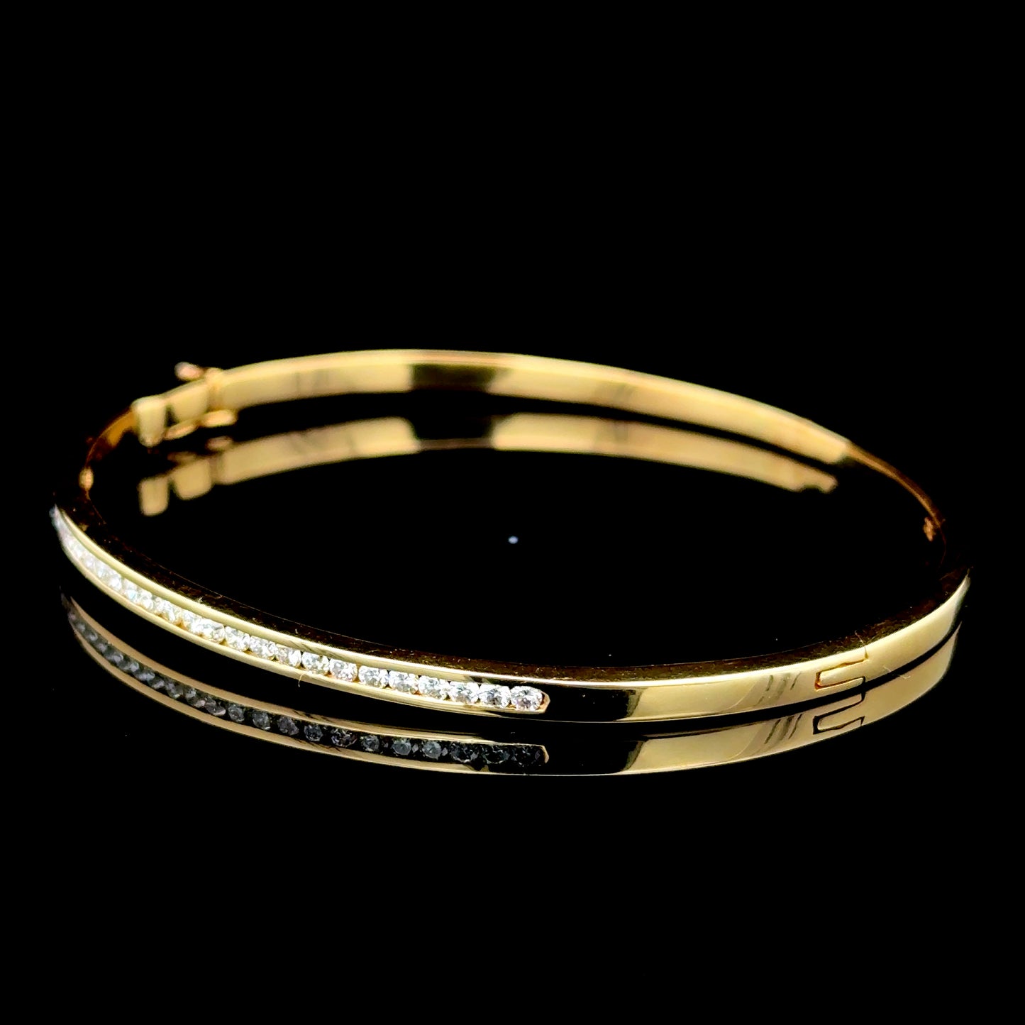 18K Yellow Gold Diamond Dot Bangle