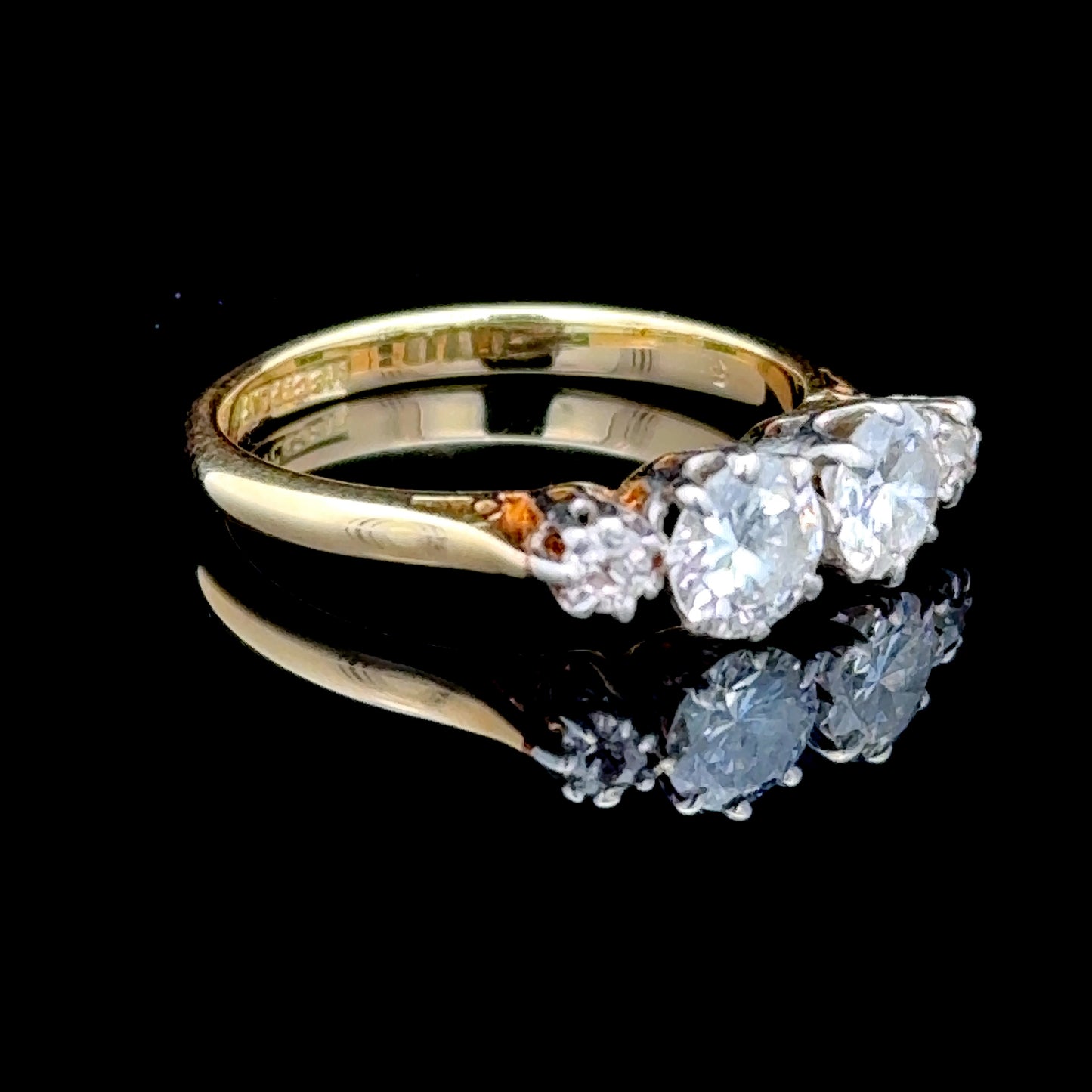 18K Yellow Gold 4 Stone Diamond Ring APPX: C:2x 0.45 CTS , TOTAL: 1.0 CTS