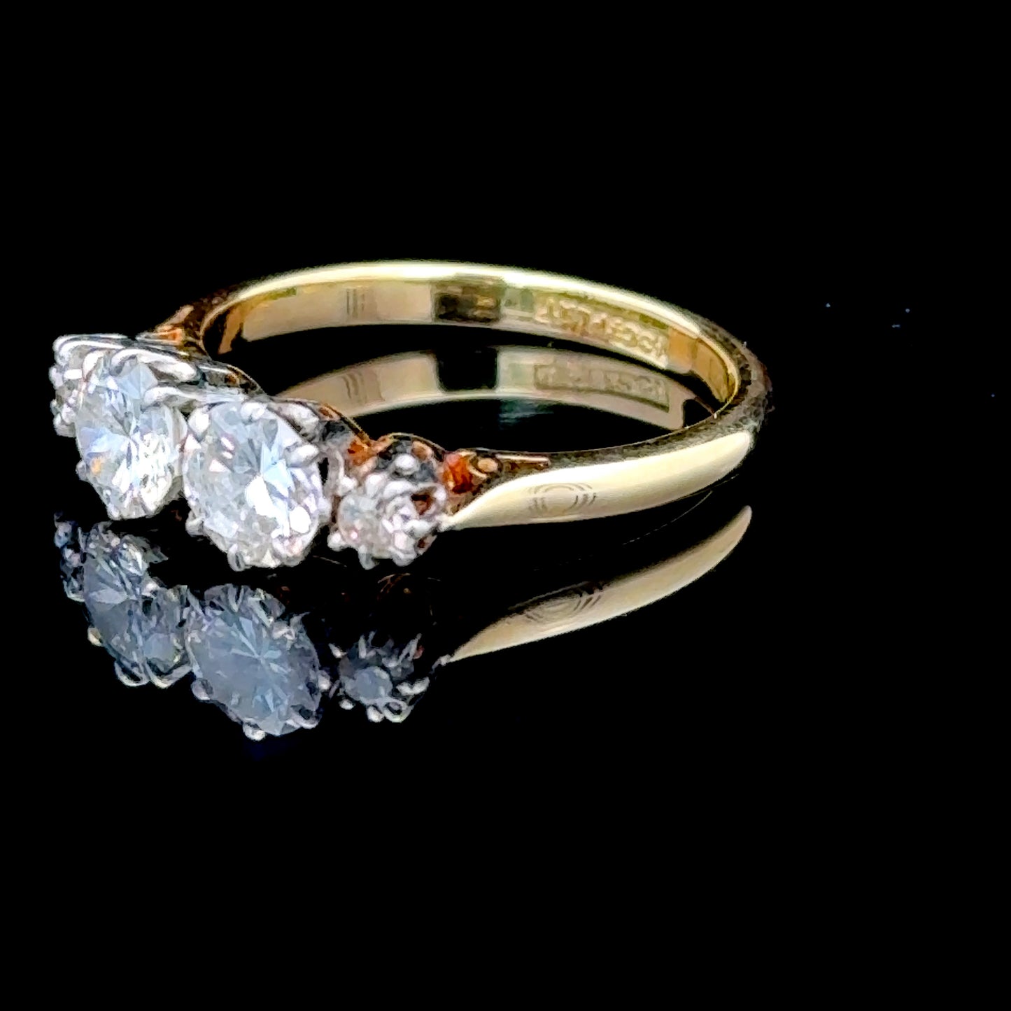 18K Yellow Gold 4 Stone Diamond Ring APPX: C:2x 0.45 CTS , TOTAL: 1.0 CTS